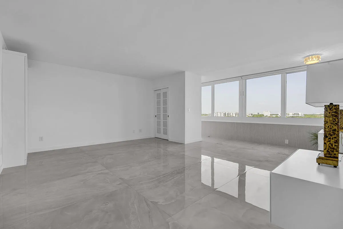 201 N Riverside Drive ##802