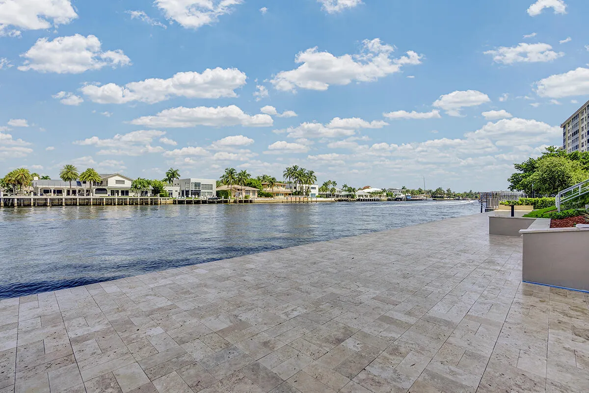 201 N Riverside Drive ##802