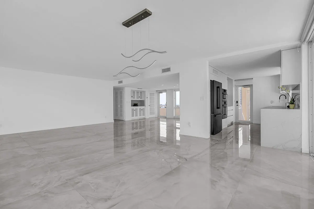 201 N Riverside Drive ##802