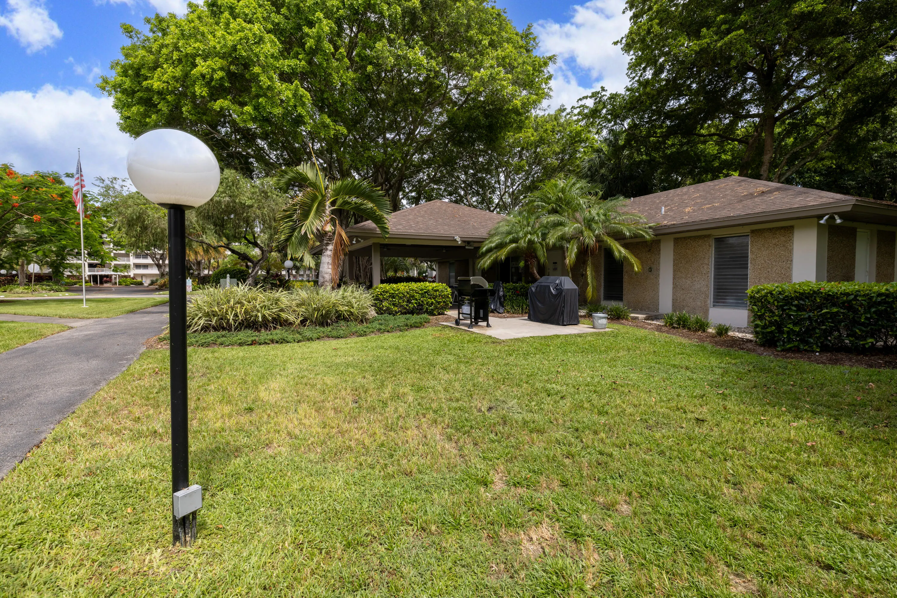 575 Oaks Lane #708