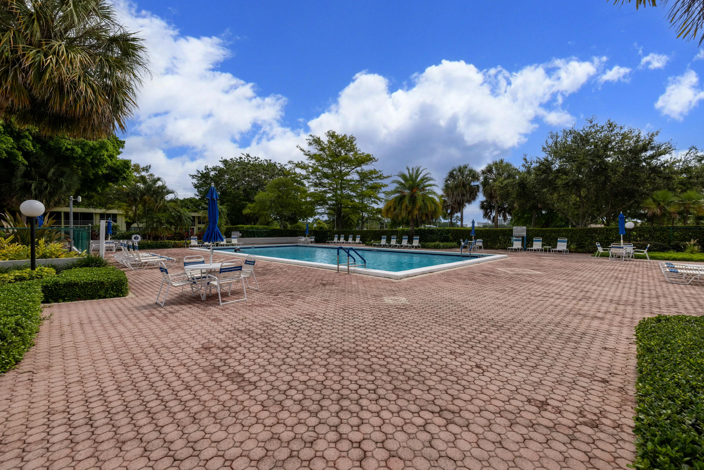 575 Oaks Lane #708