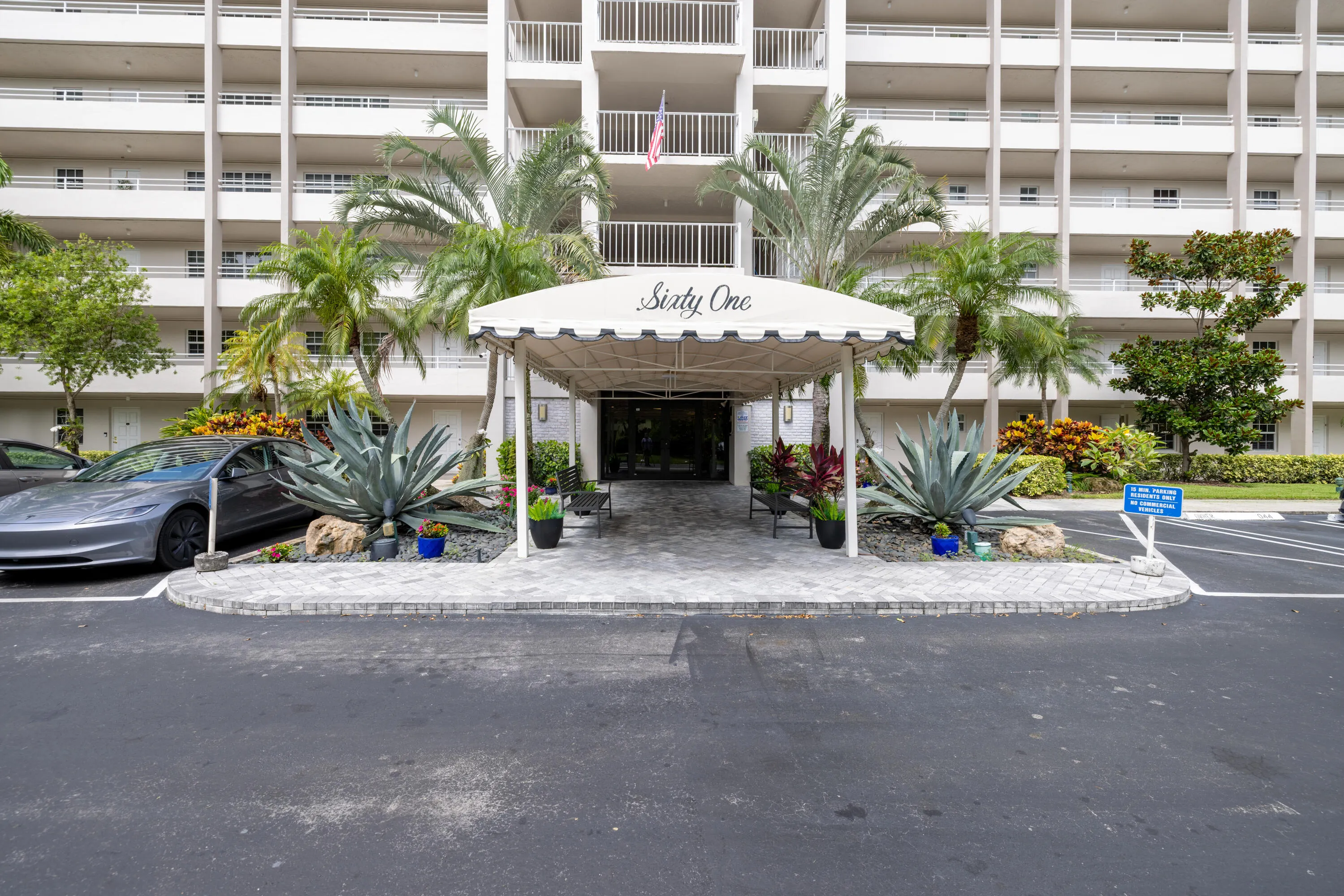 575 Oaks Lane #708