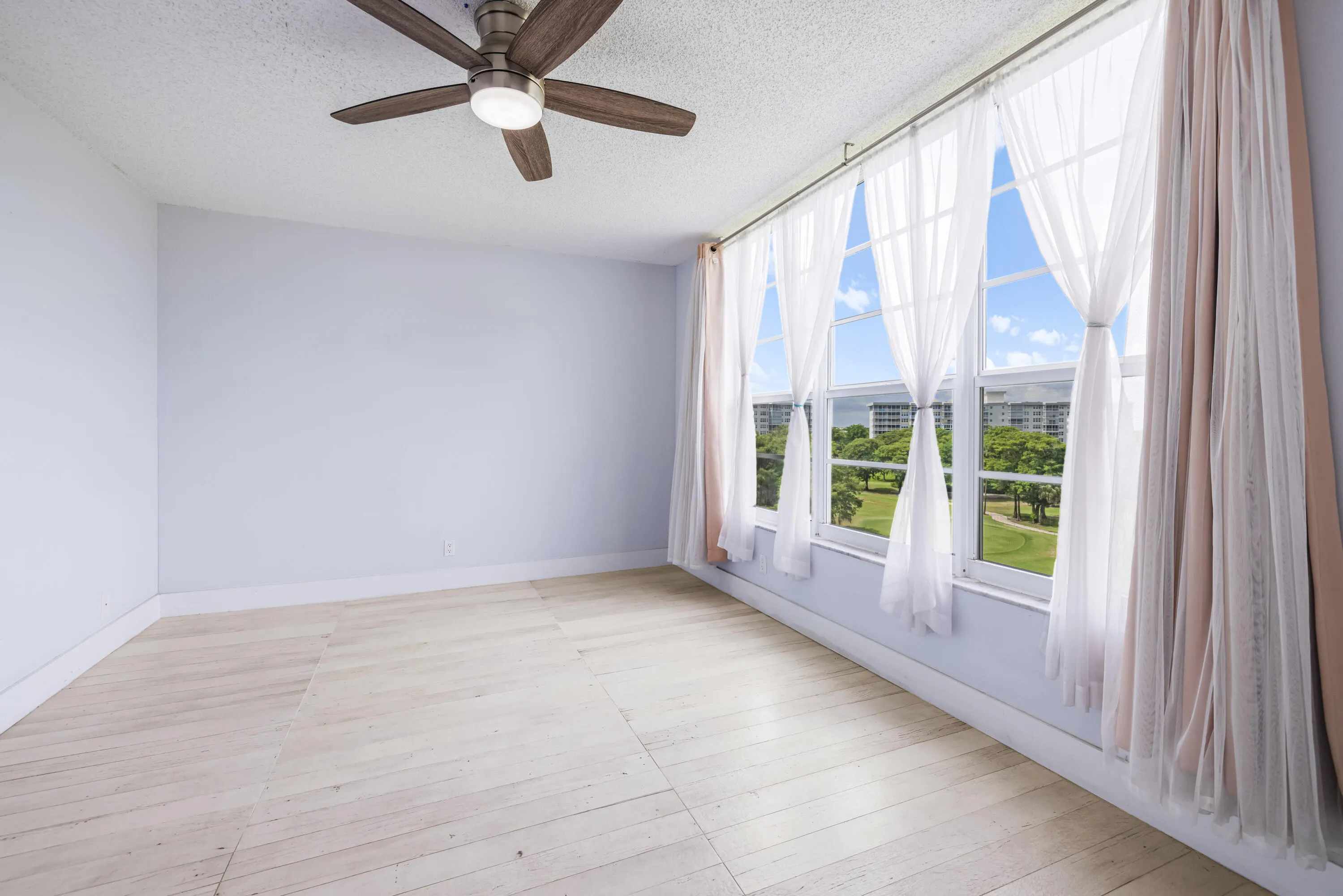 575 Oaks Lane #708