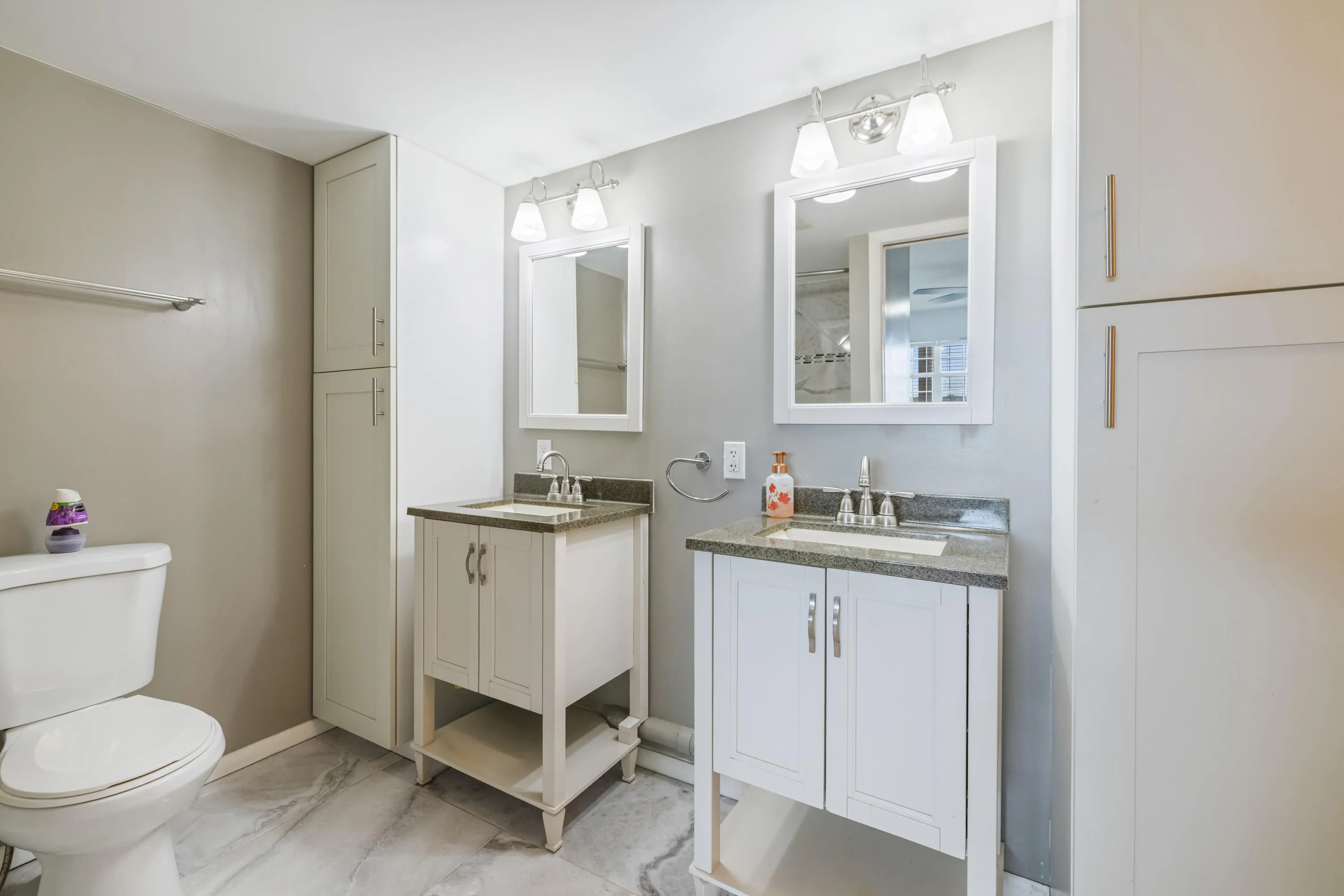 575 Oaks Lane #708