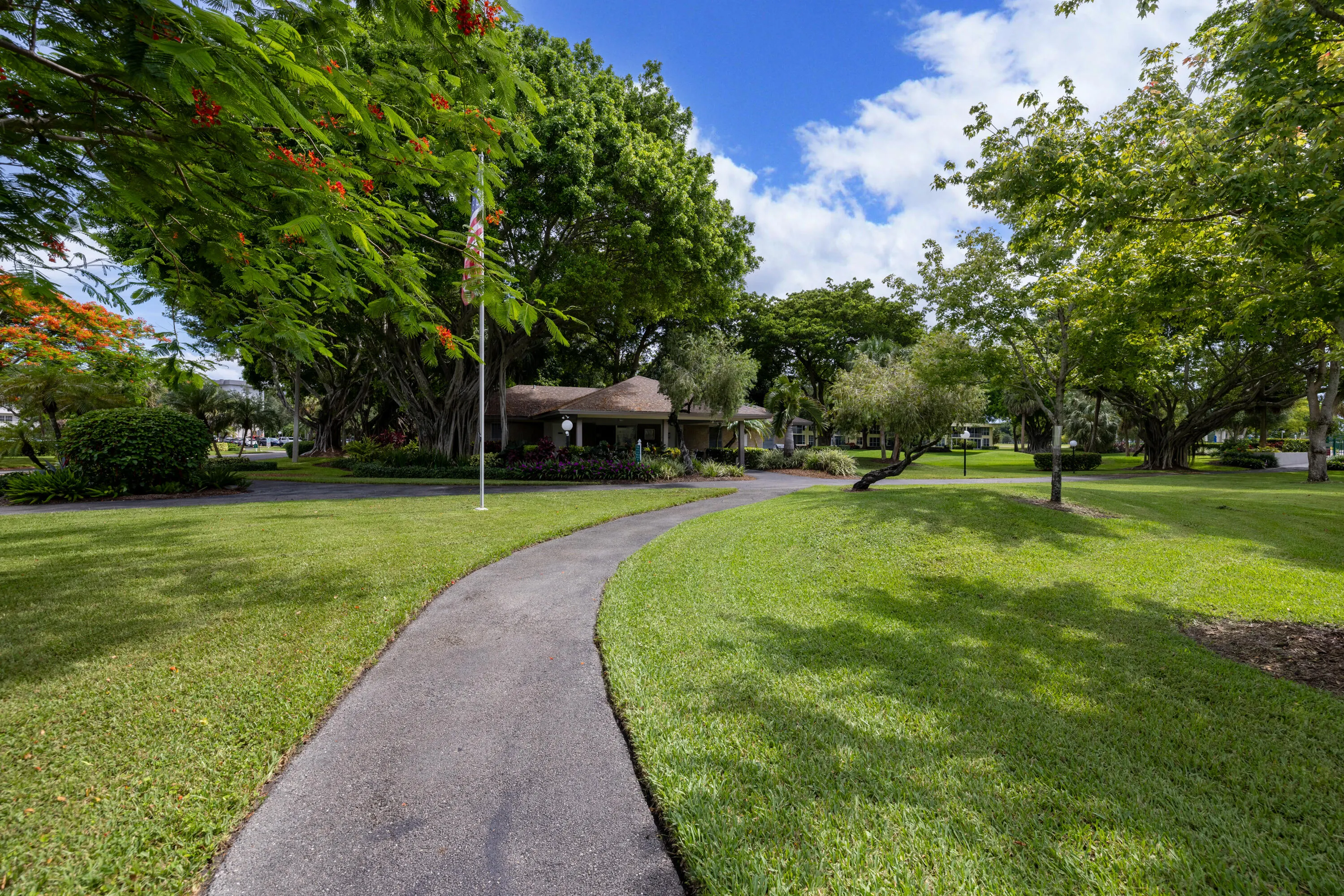 575 Oaks Lane #708