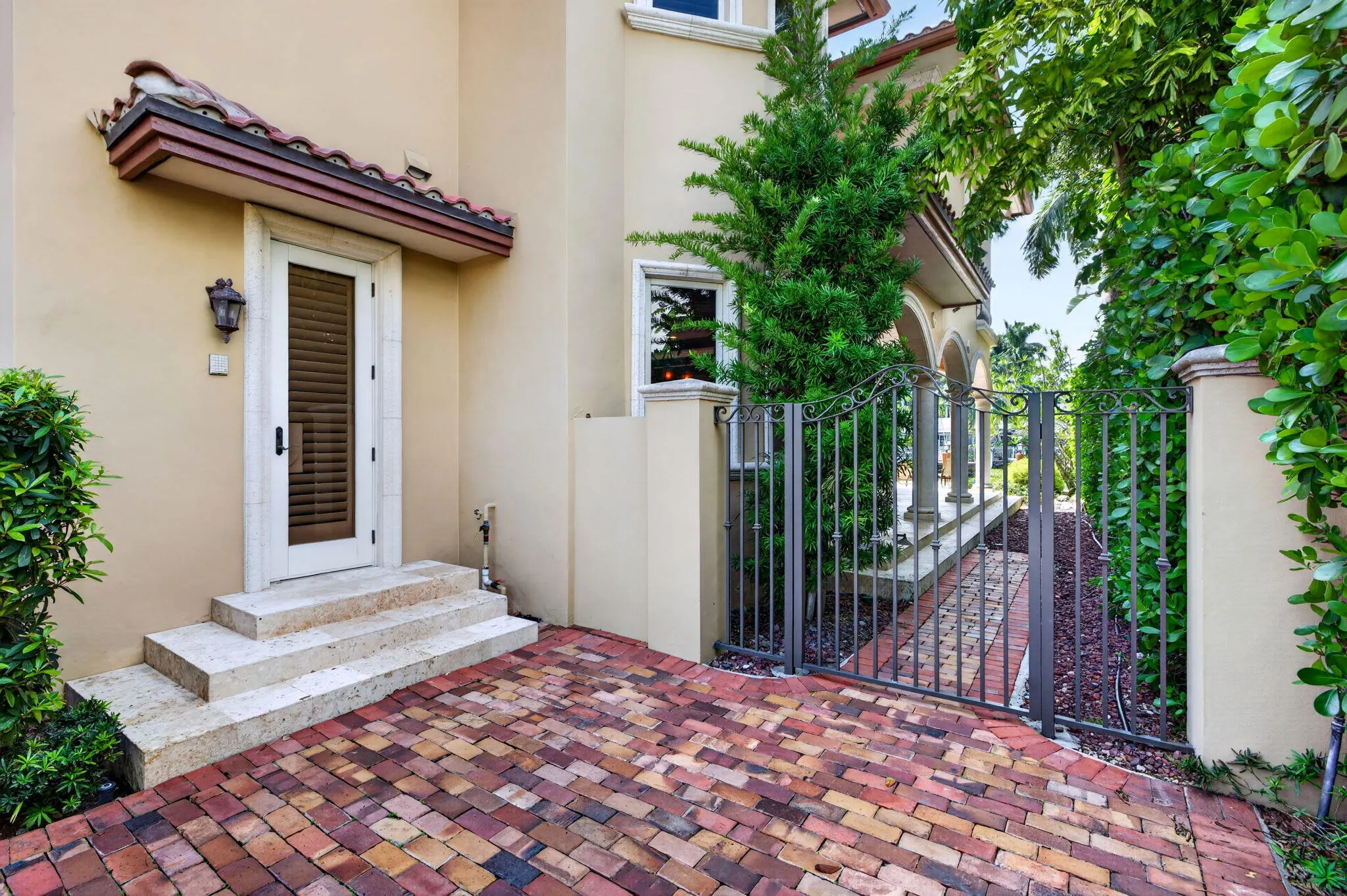 67 ROYAL PALM Drive