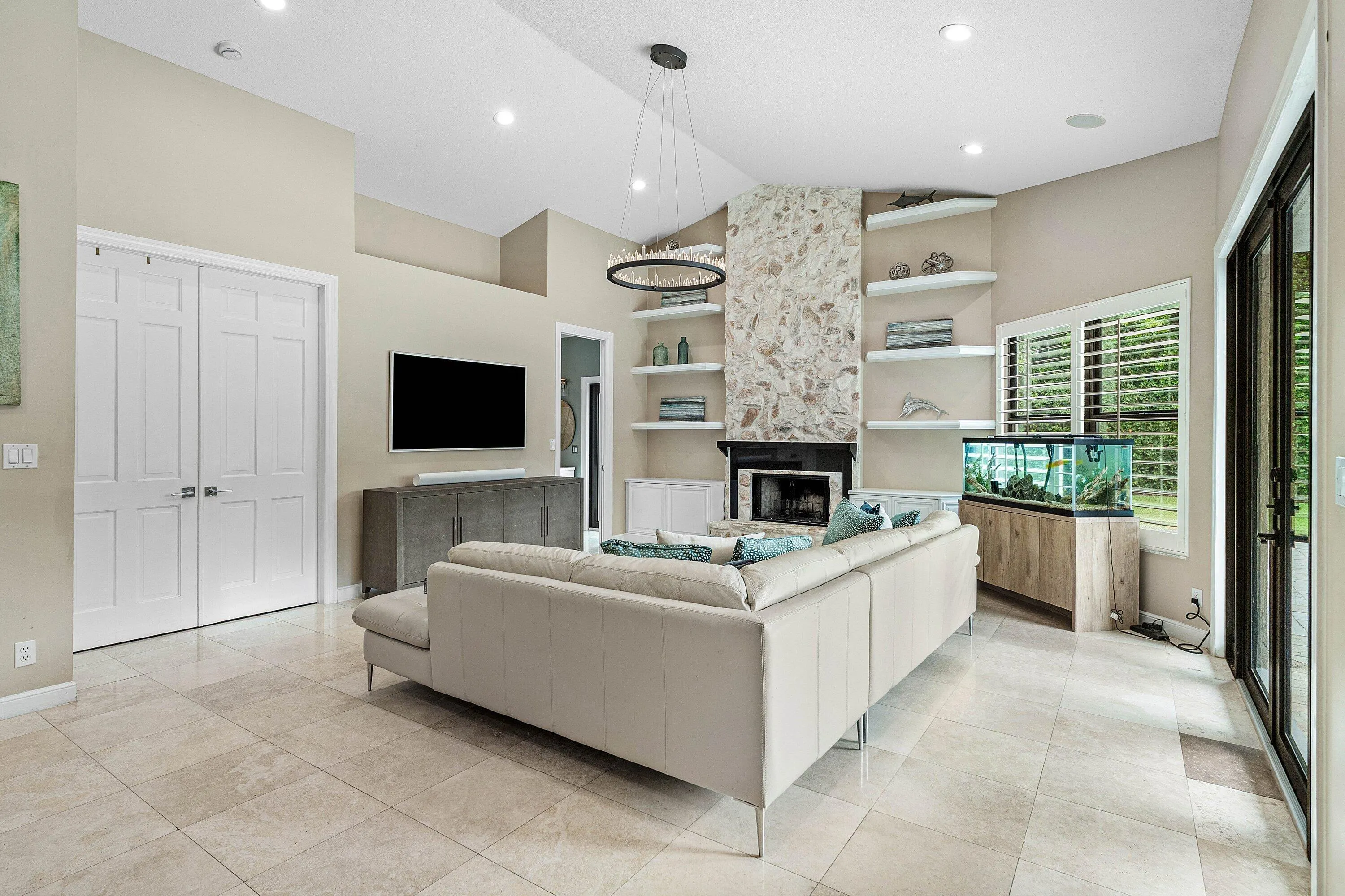 5844 SAINT ANNES Way