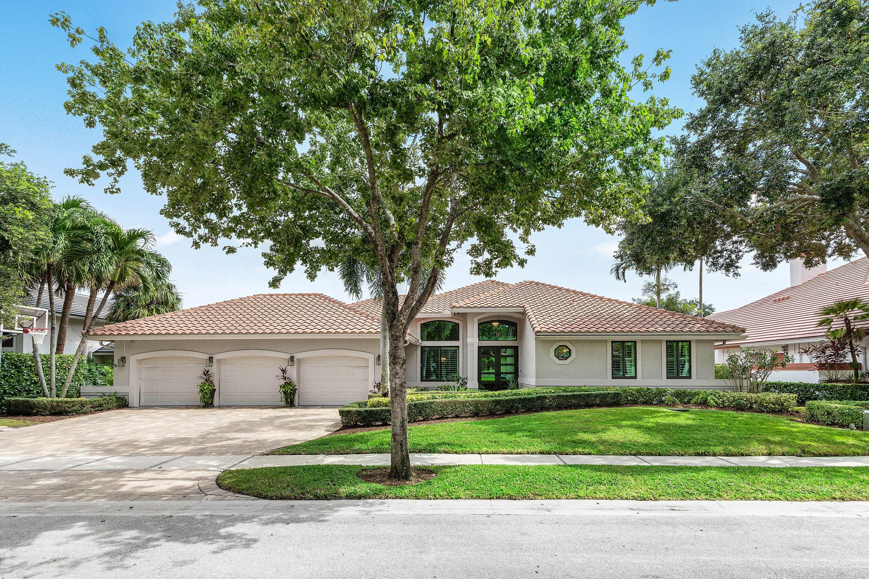 5844 SAINT ANNES Way
