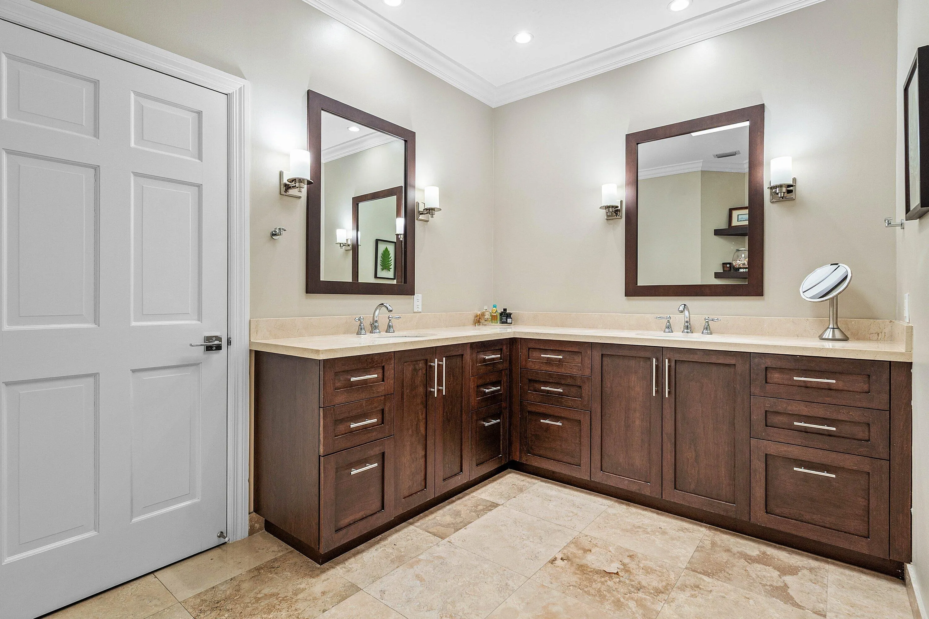 5844 SAINT ANNES Way