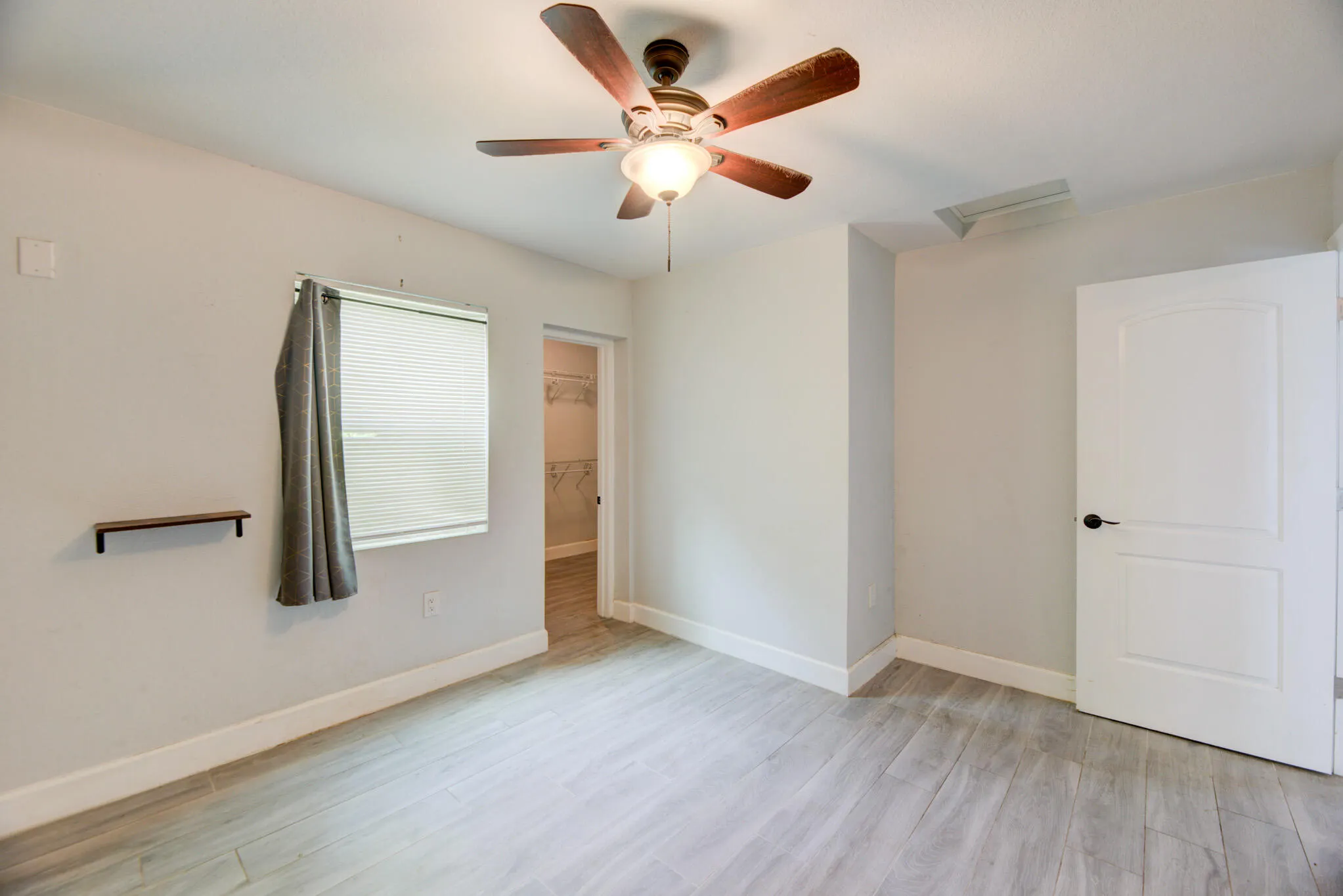 2633 NE 16TH Avenue