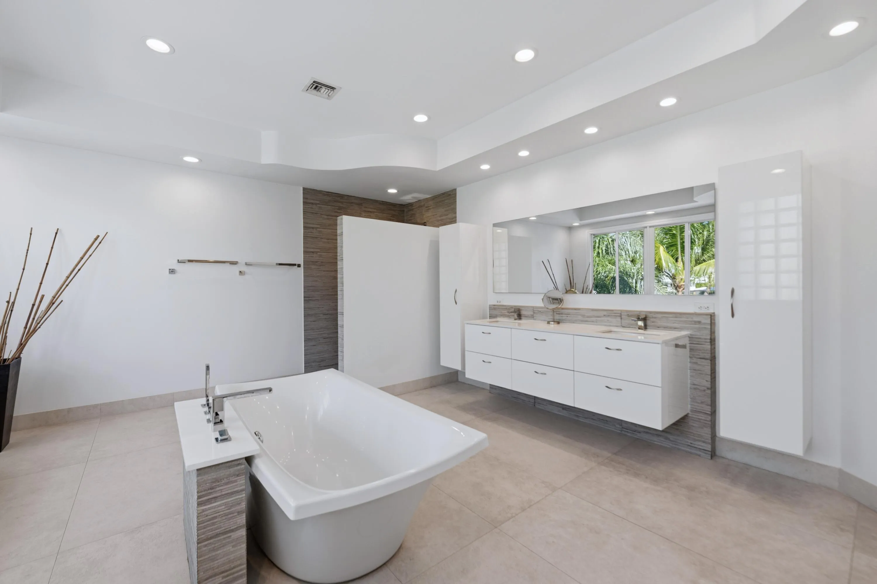 607 INTRACOASTAL Drive