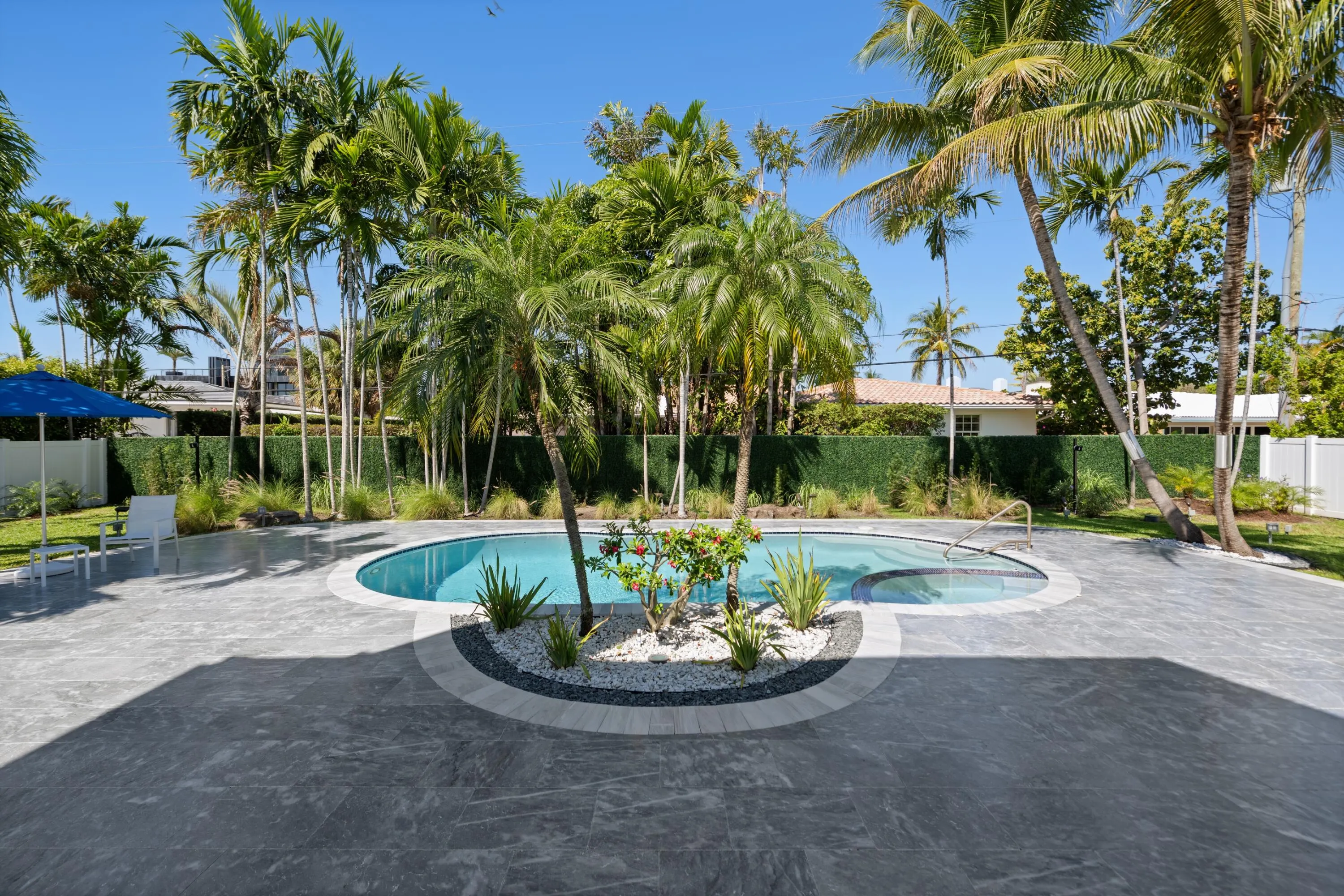 607 INTRACOASTAL Drive