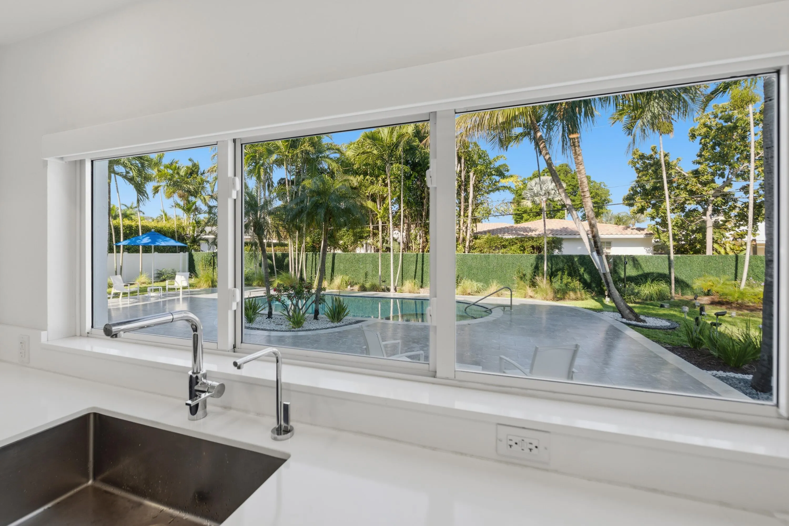 607 INTRACOASTAL Drive