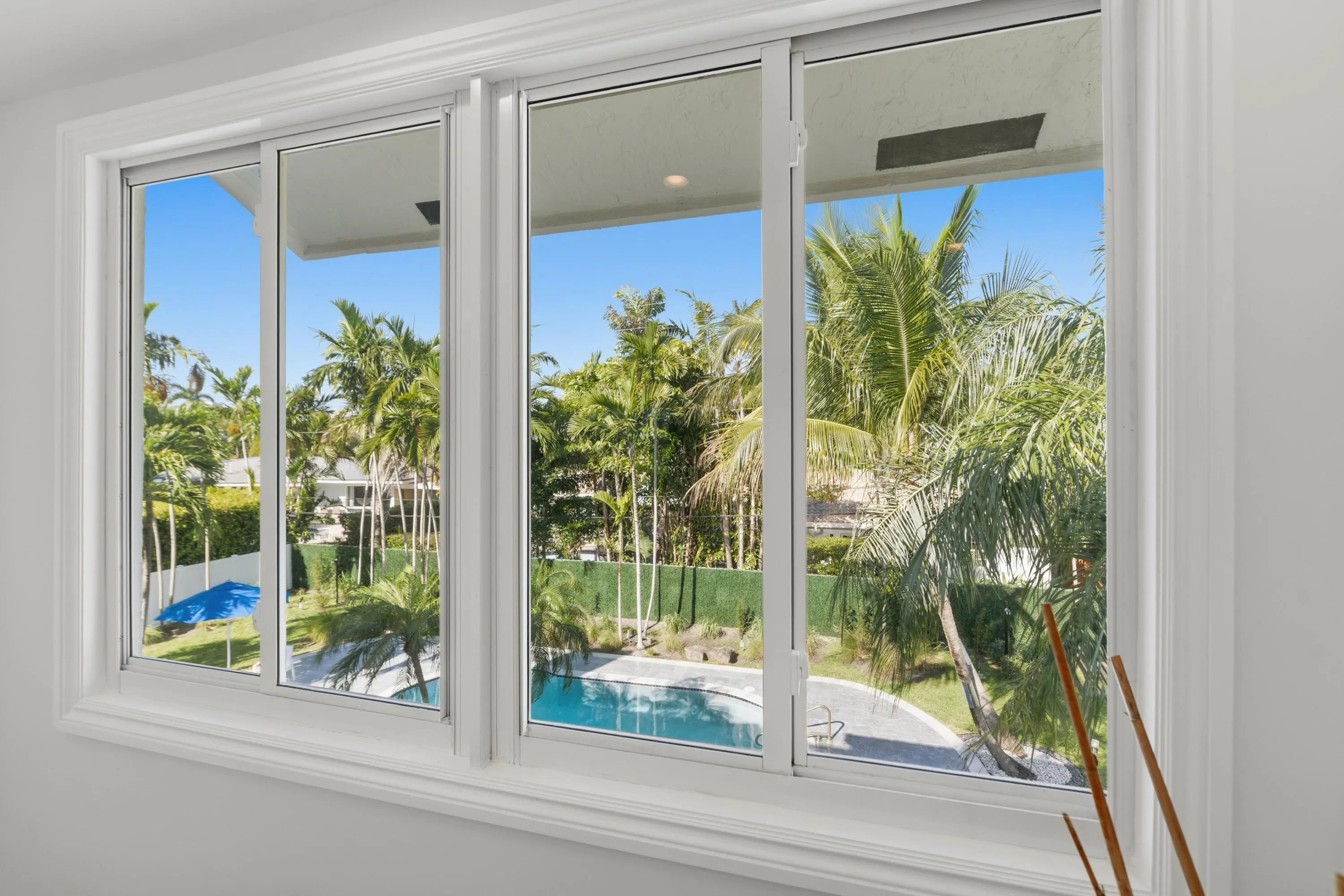 607 INTRACOASTAL Drive