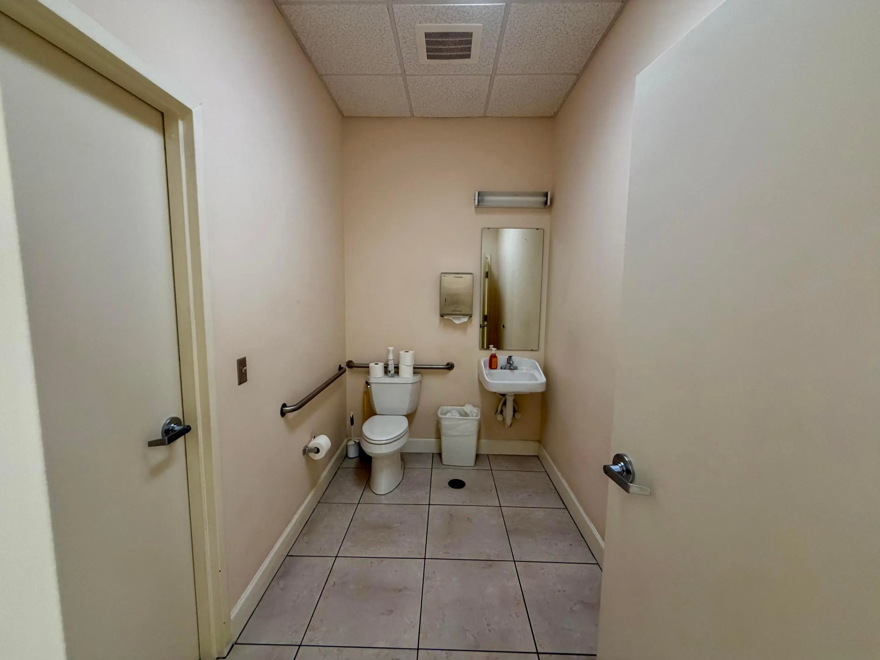 2257 U.S. Hwy 441 N #C
