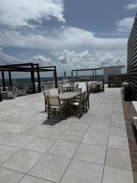 4020 GALT OCEAN Drive #1707