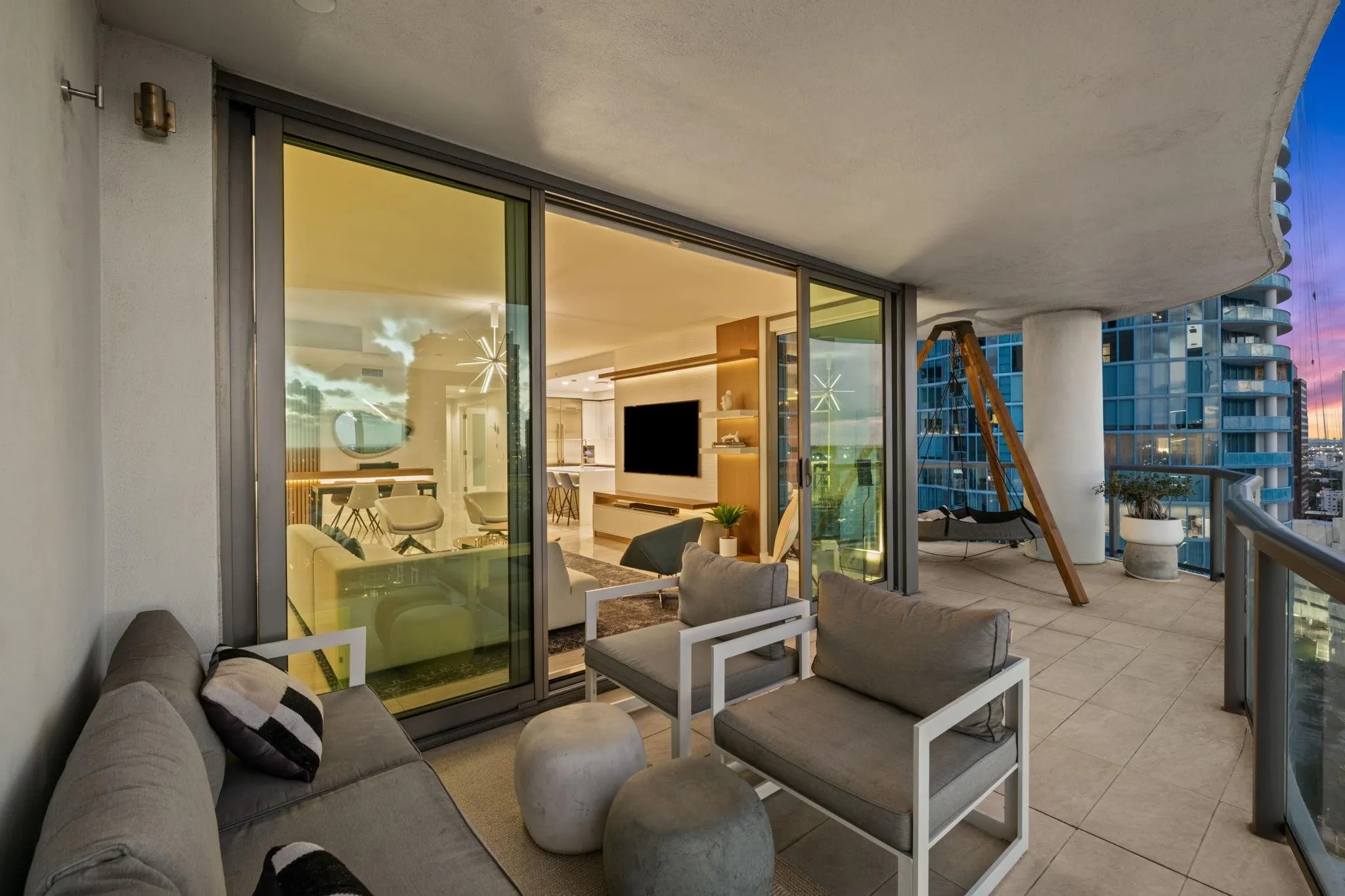 100 E LAS OLAS Boulevard #2404