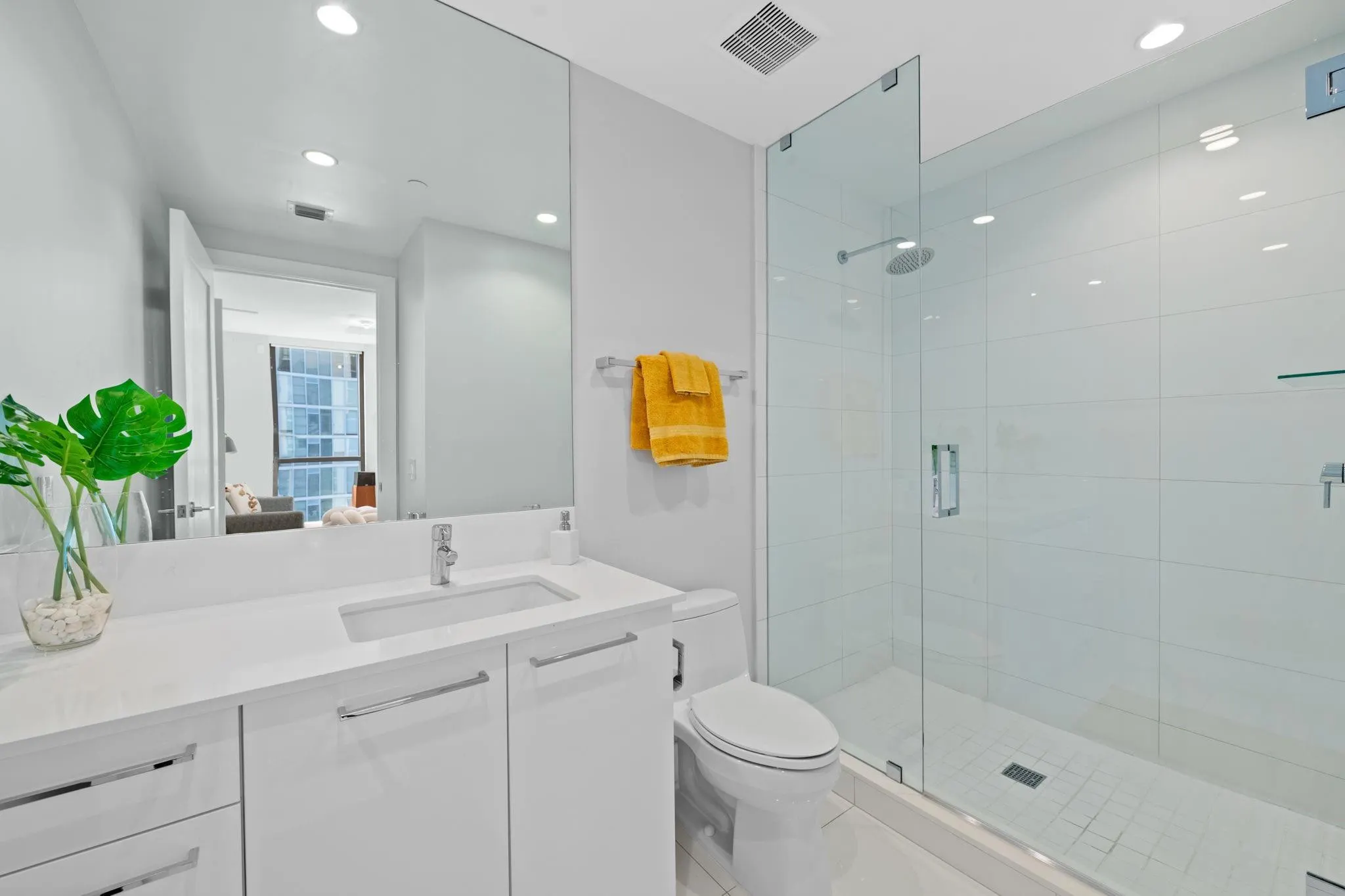 100 E LAS OLAS Boulevard #2404