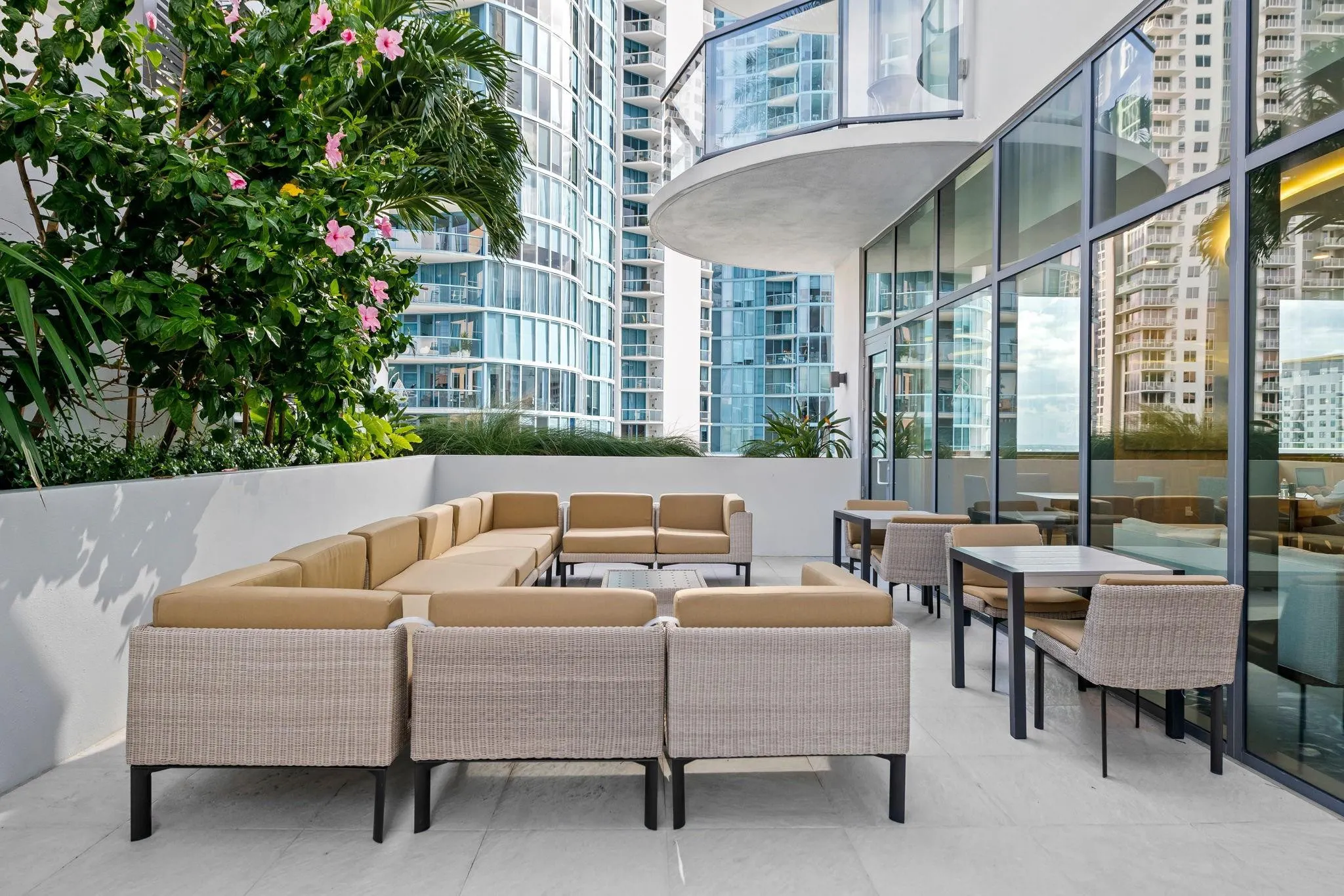 100 E LAS OLAS Boulevard #2404
