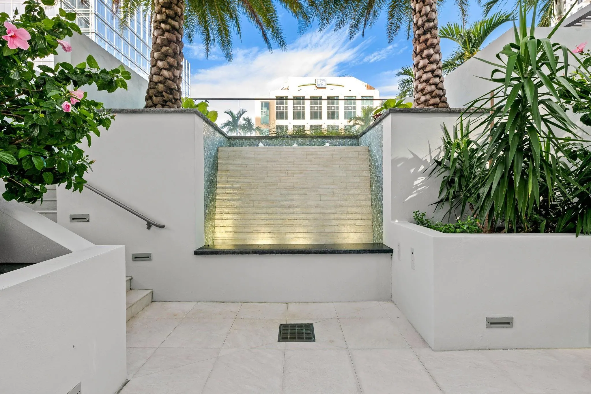 100 E LAS OLAS Boulevard #2404
