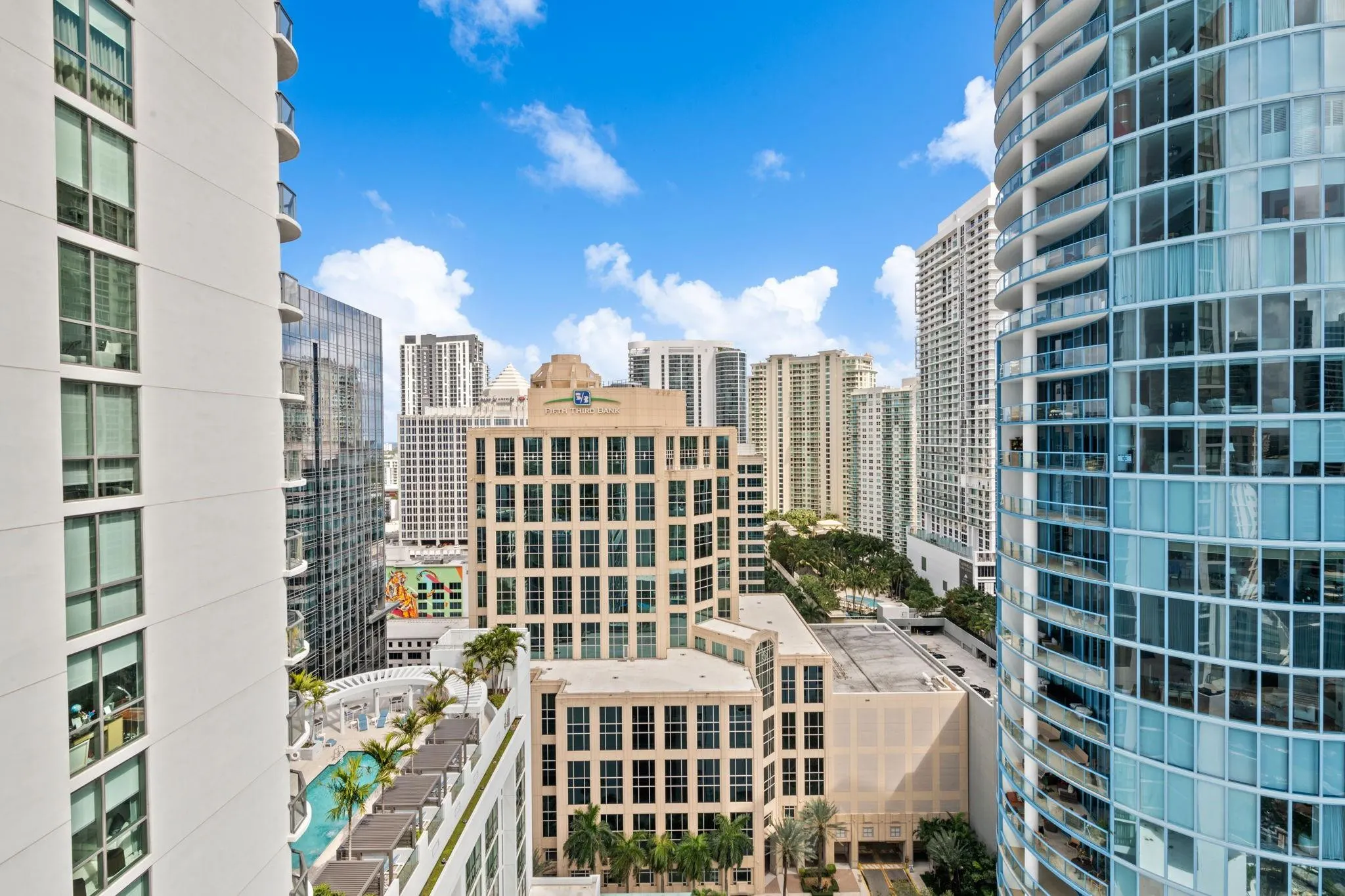 100 E LAS OLAS Boulevard #2404