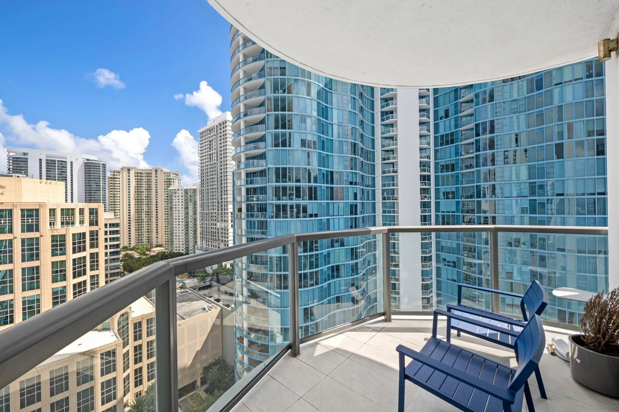 100 E LAS OLAS Boulevard #2404