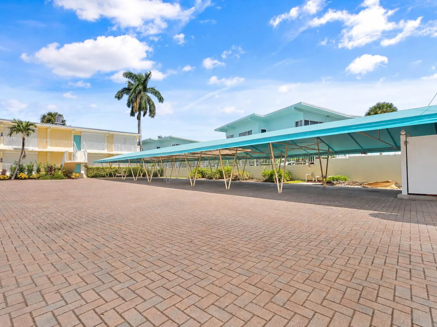 3037 Harbor Drive #18