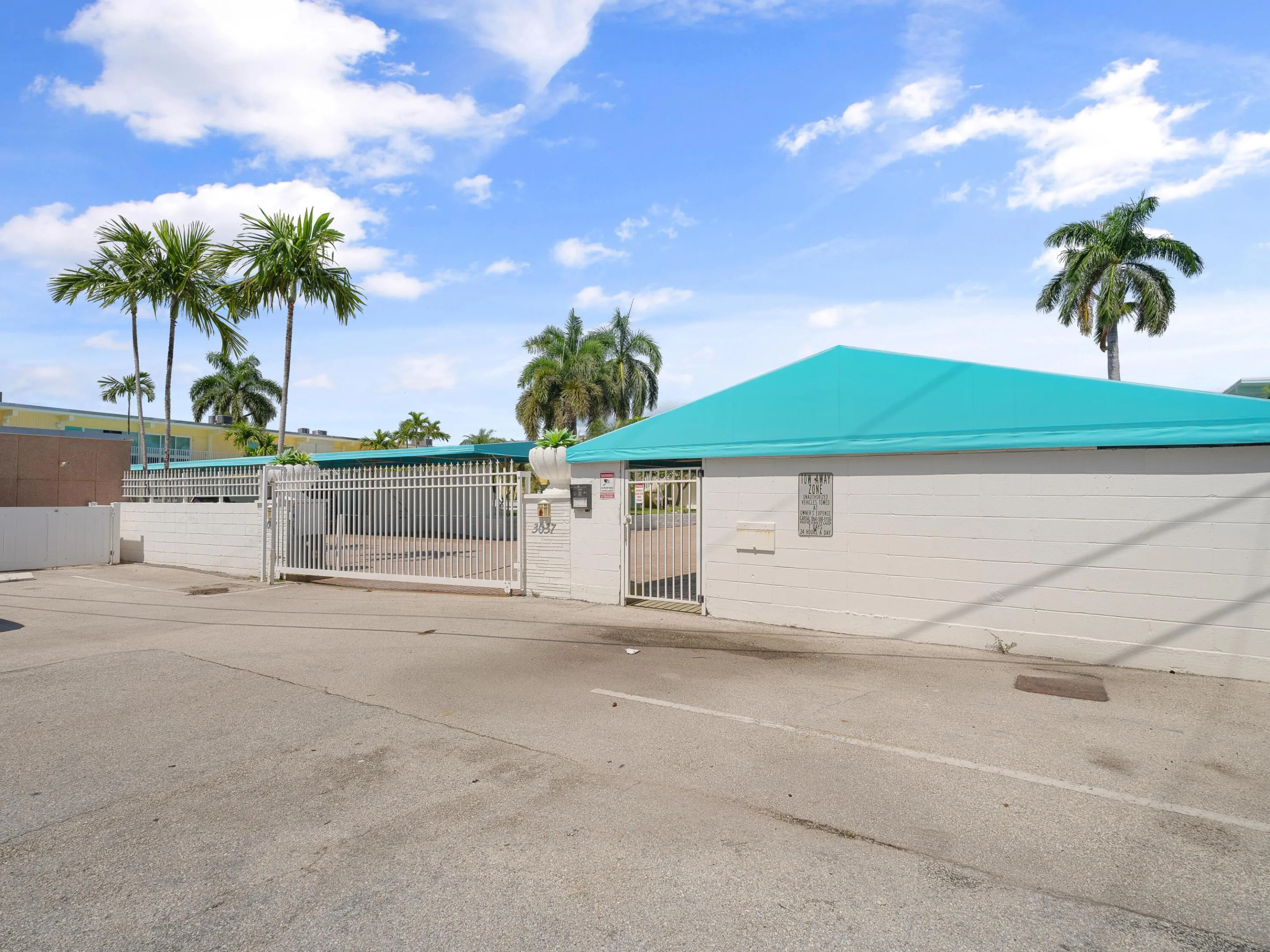 3037 Harbor Drive #18