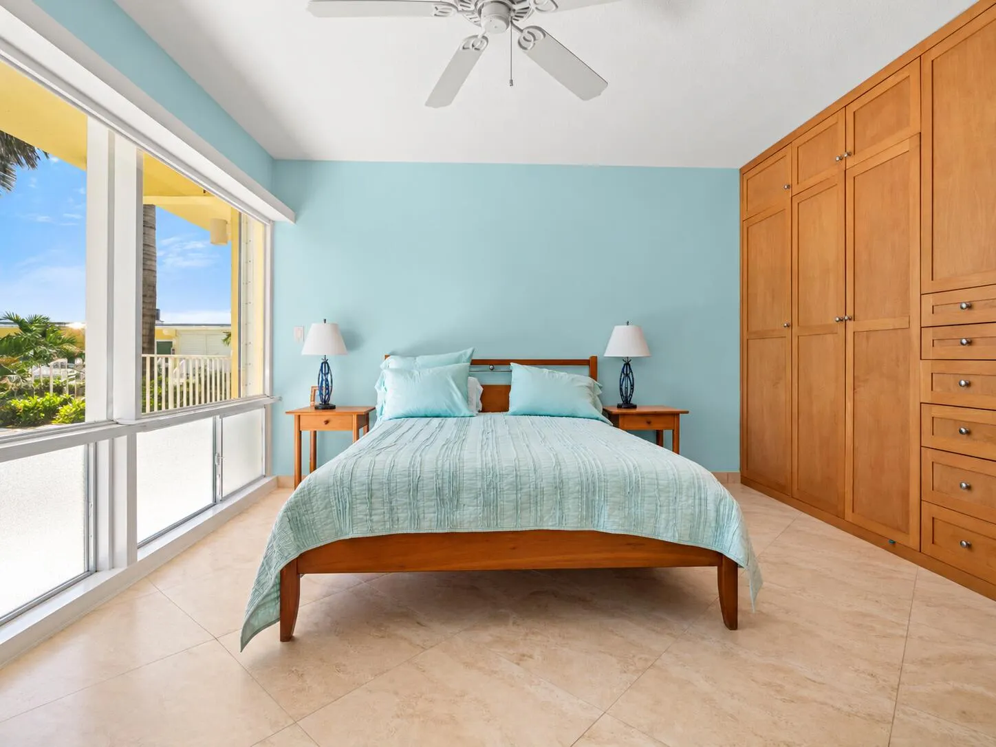 3037 Harbor Drive #18