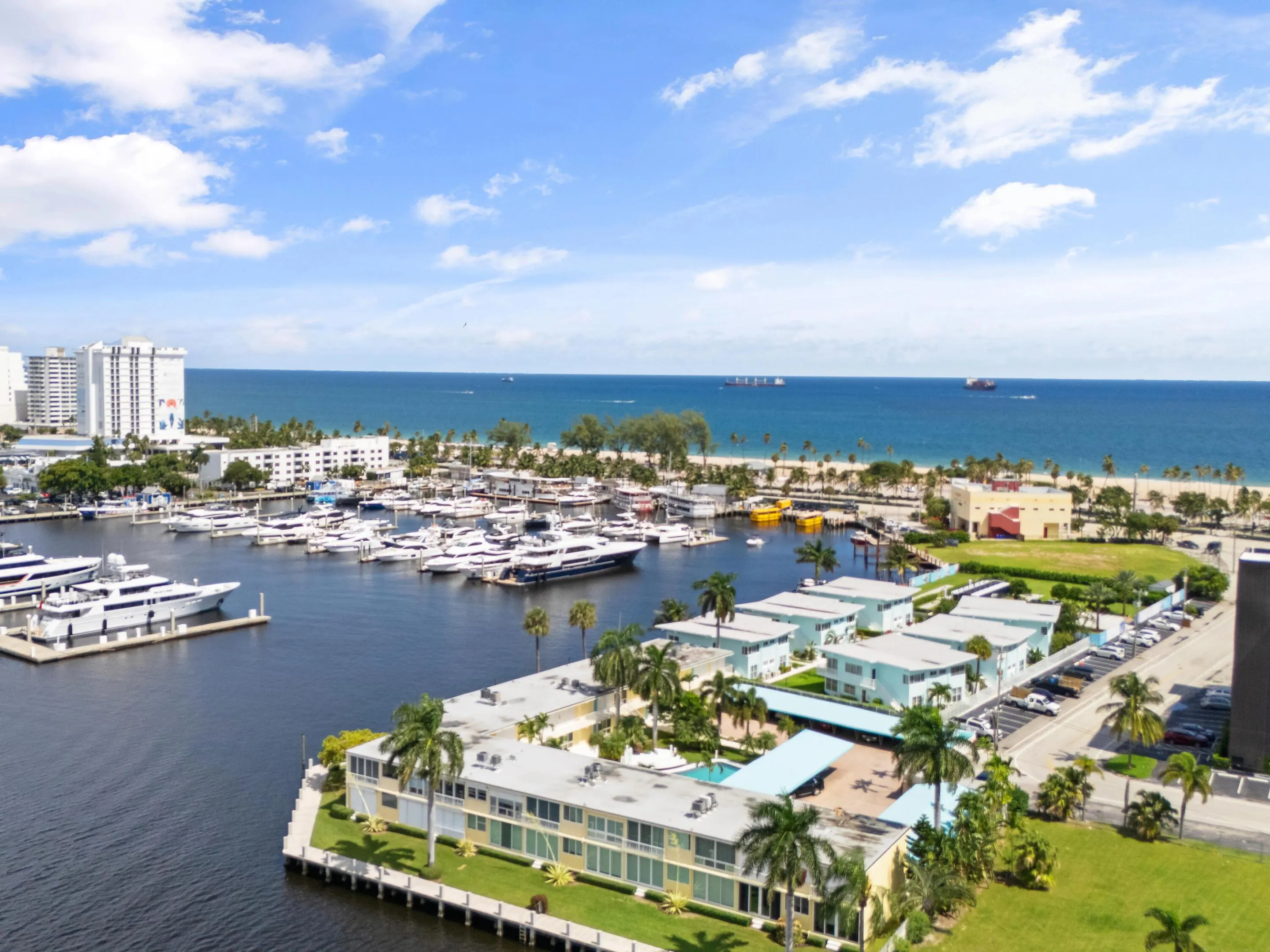 3037 Harbor Drive #18