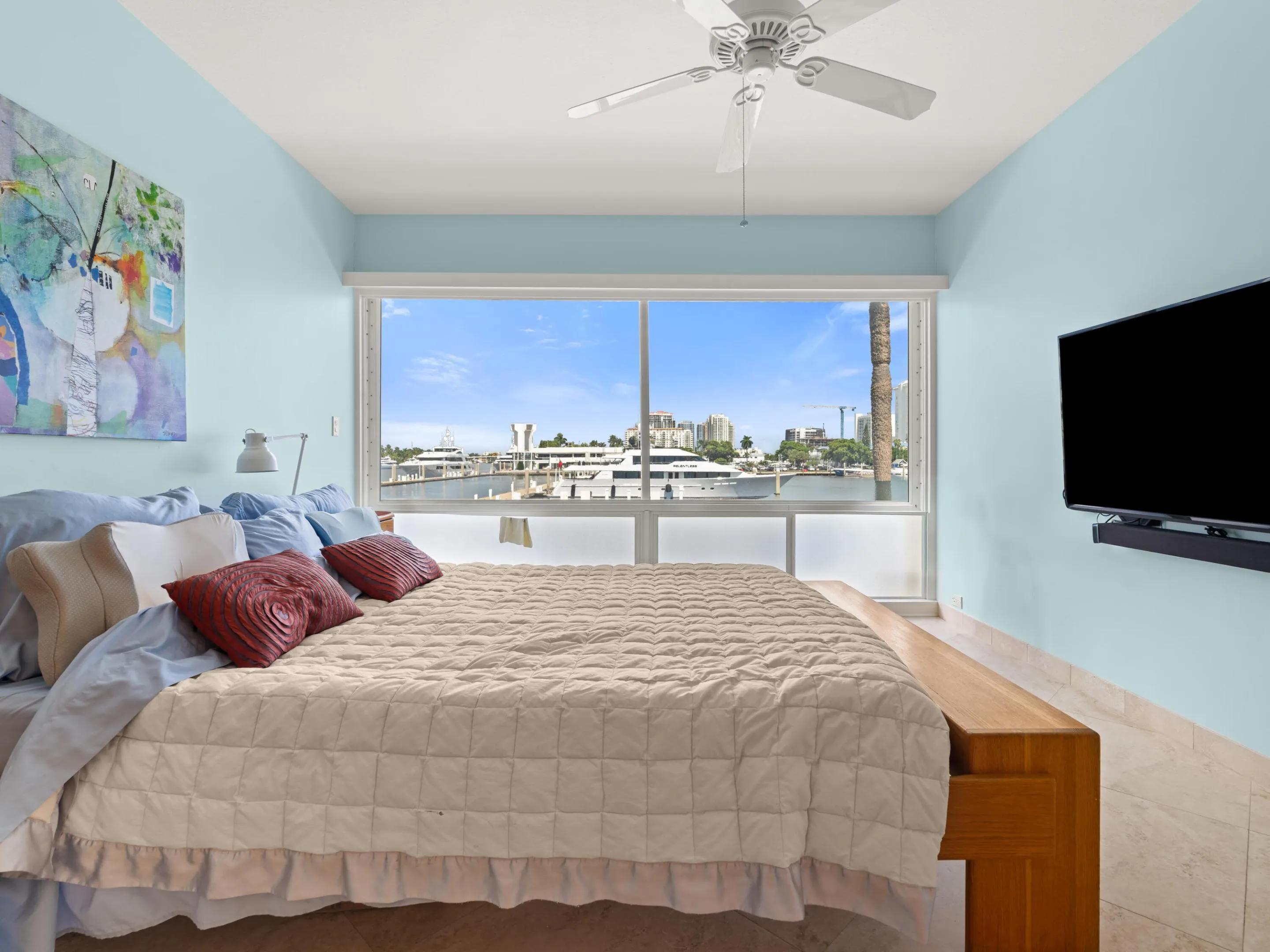 3037 Harbor Drive #18