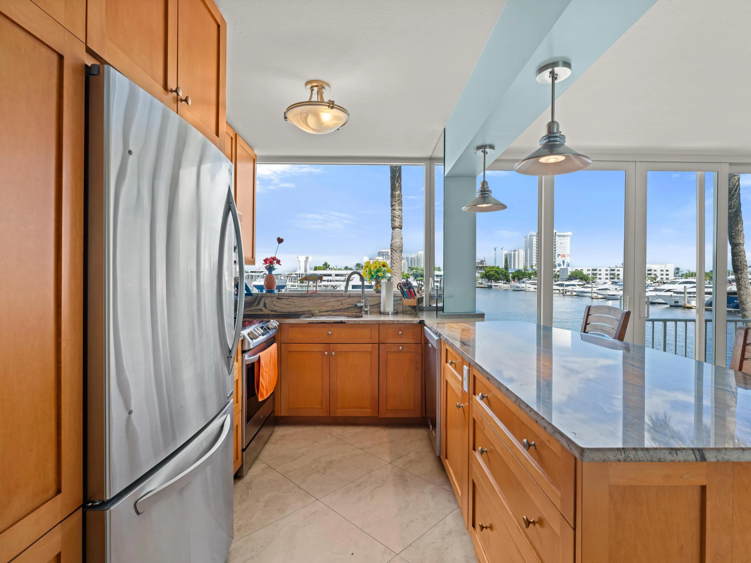 3037 Harbor Drive #18