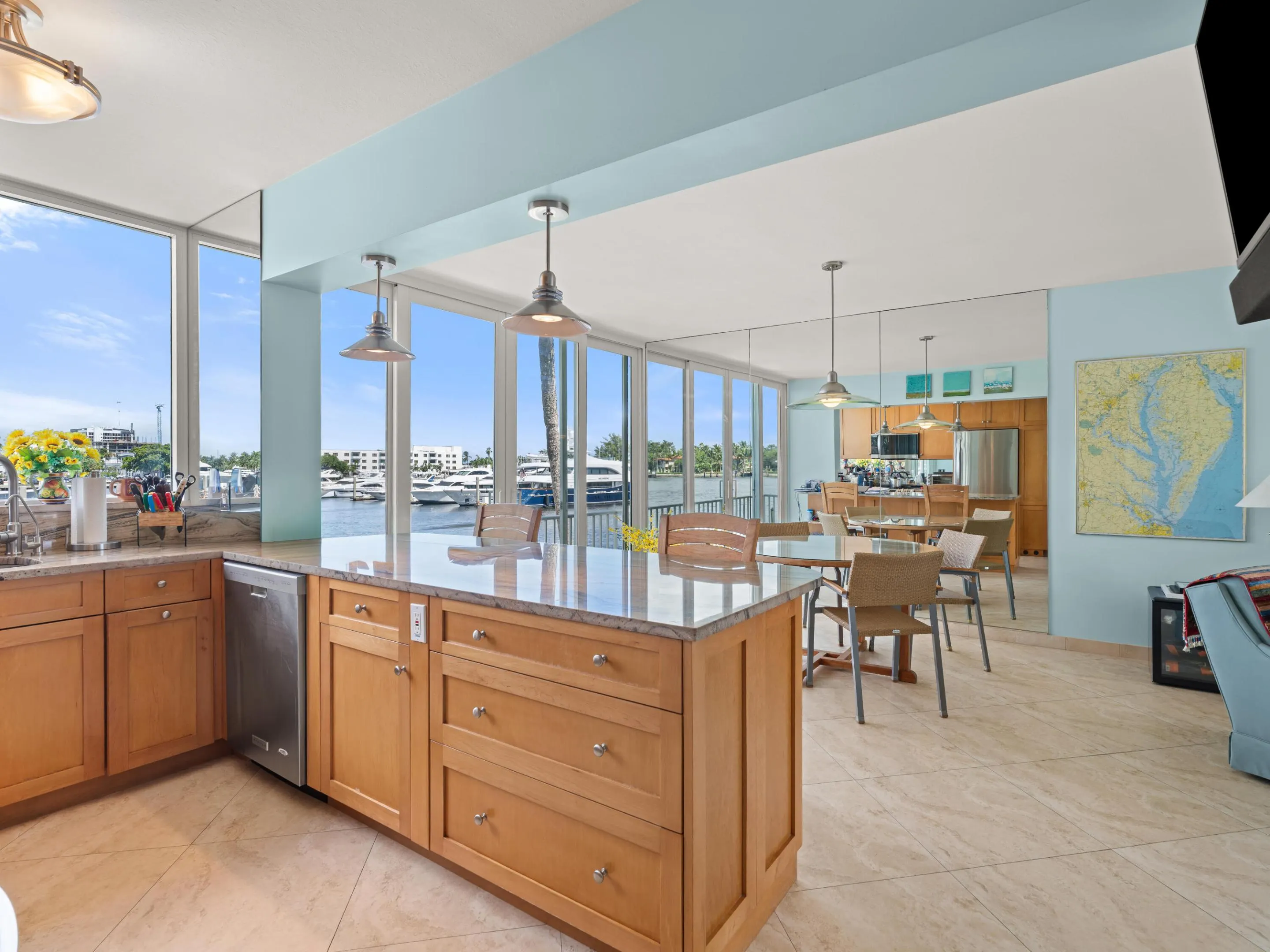 3037 Harbor Drive #18