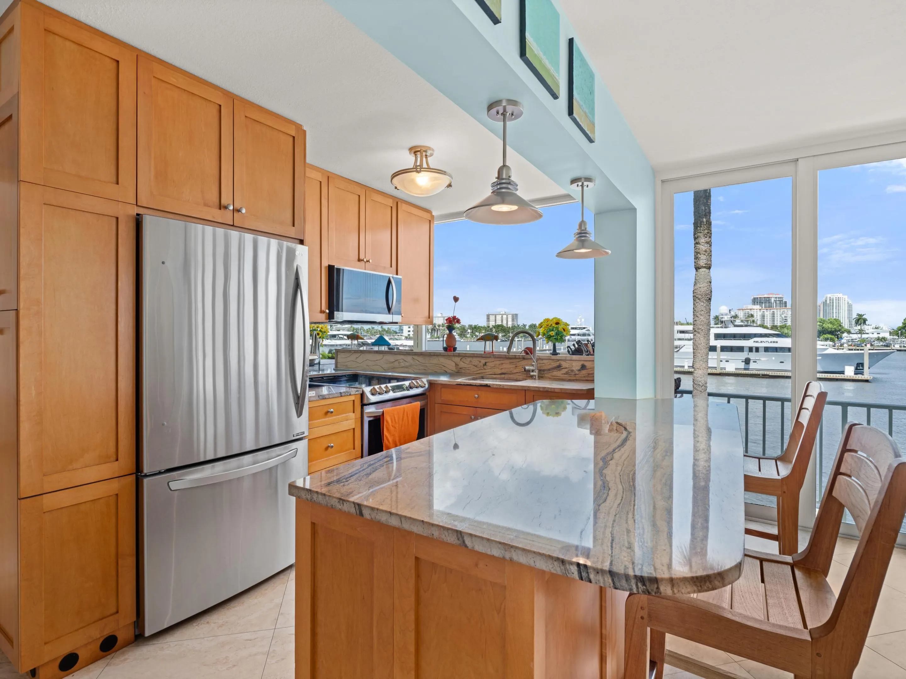 3037 Harbor Drive #18