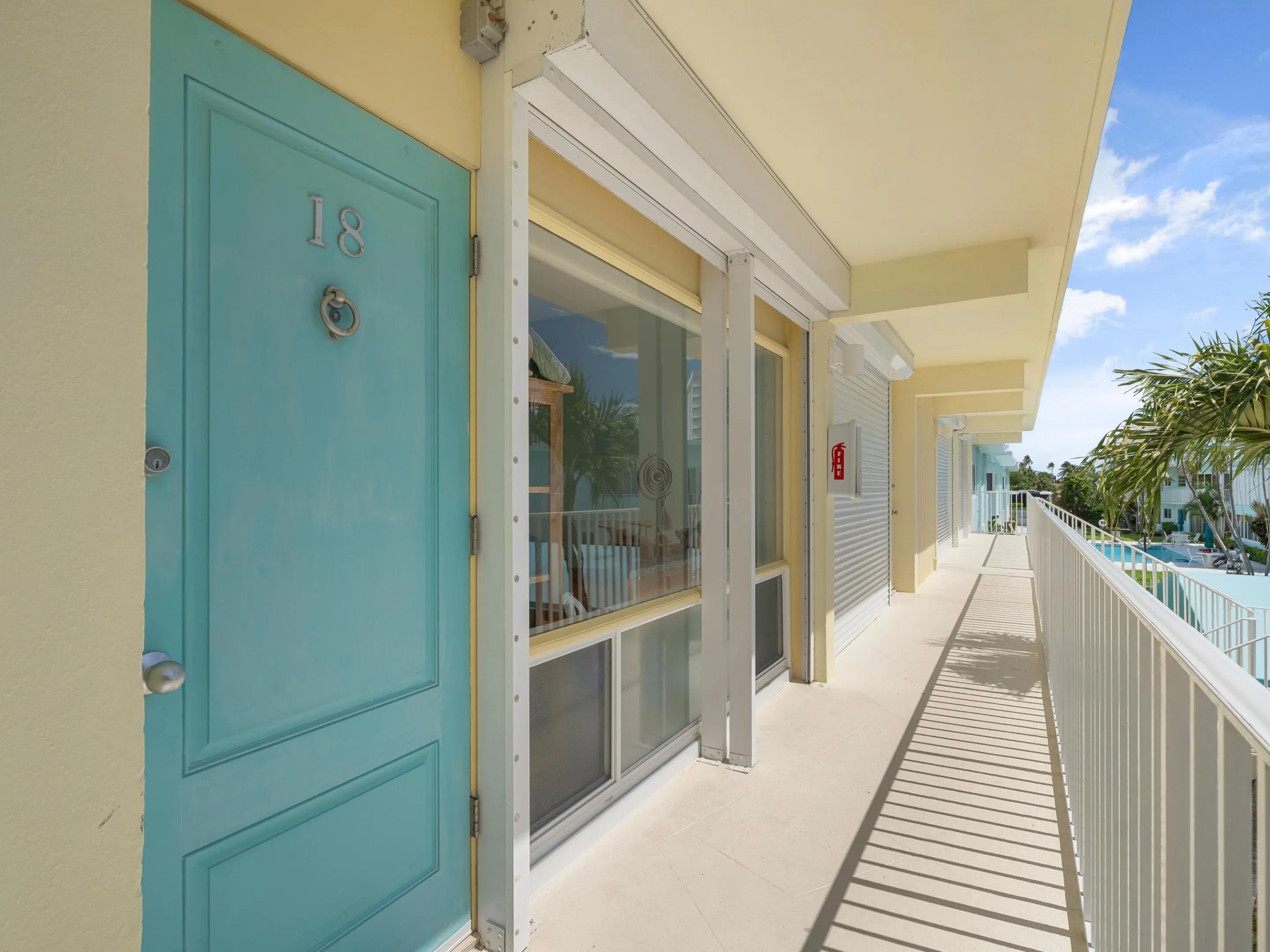 3037 Harbor Drive #18
