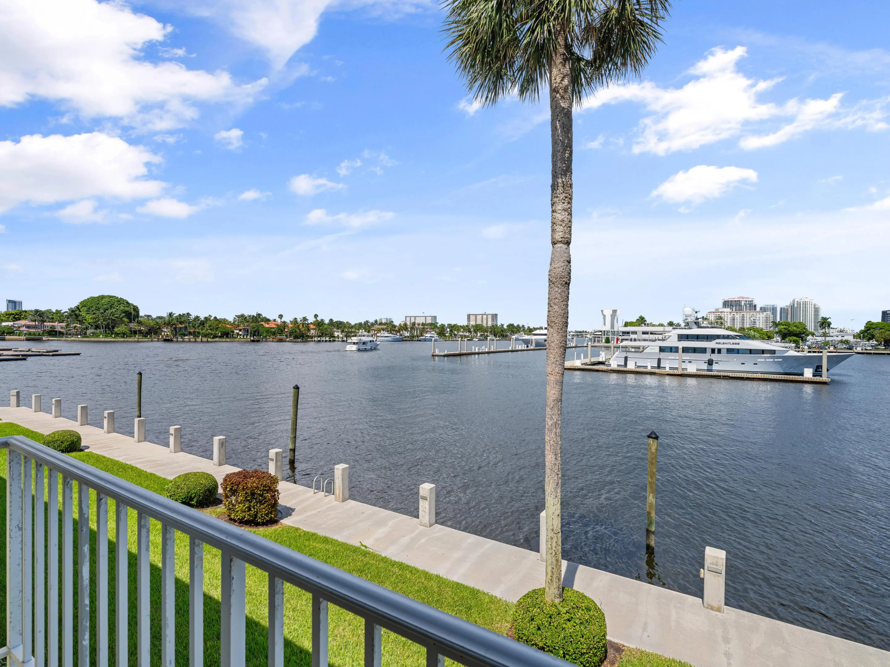 3037 Harbor Drive #18