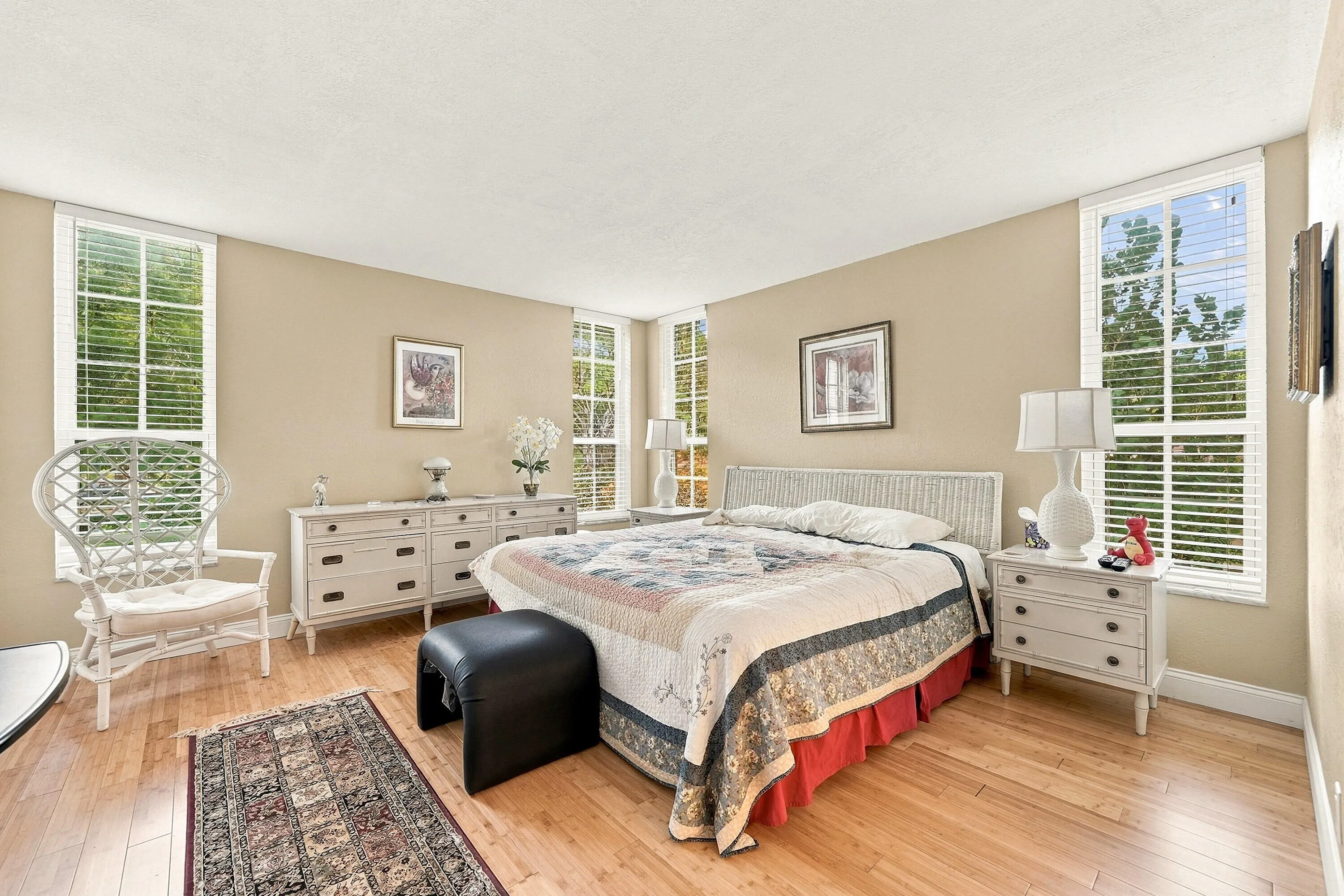3980 Oaks Clubhouse Drive #212