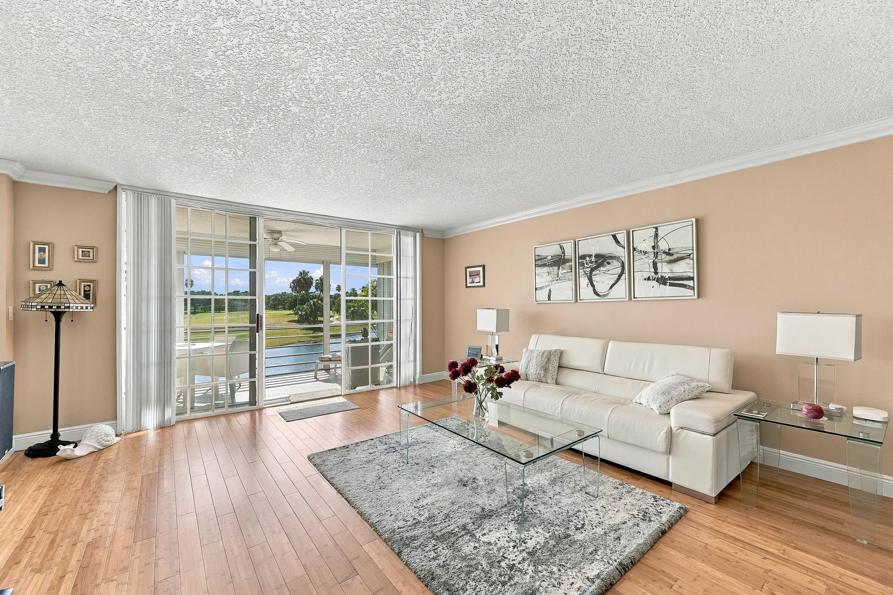 3980 Oaks Clubhouse Drive #212