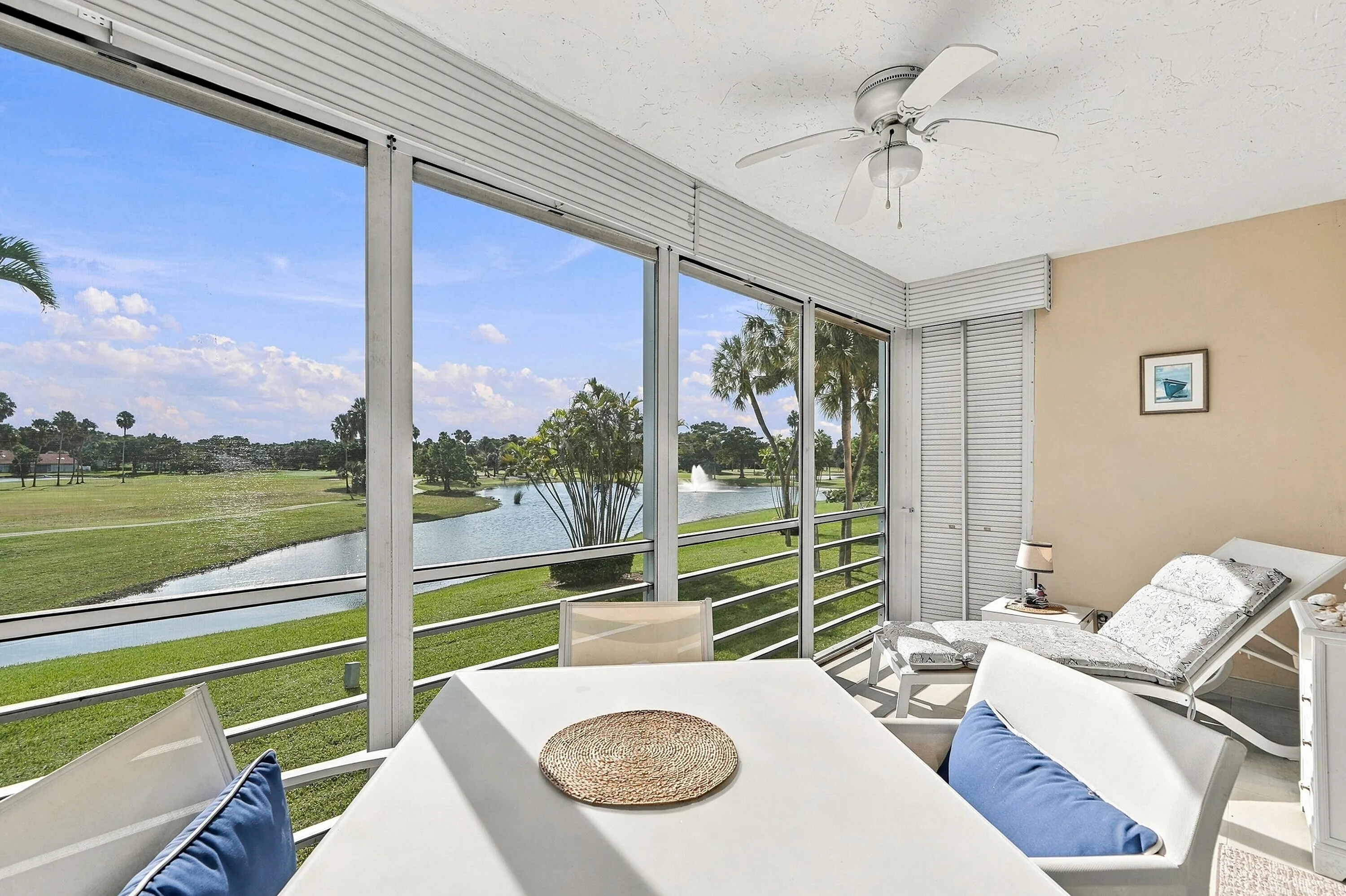 3980 Oaks Clubhouse Drive #212