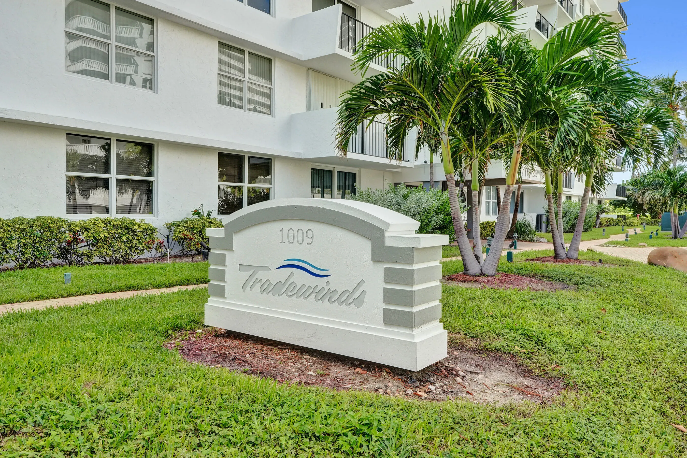 1009 N OCEAN Boulevard #507