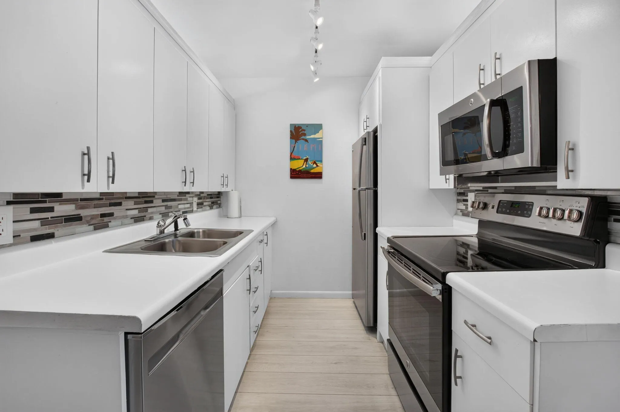 4071 CORNWALL D