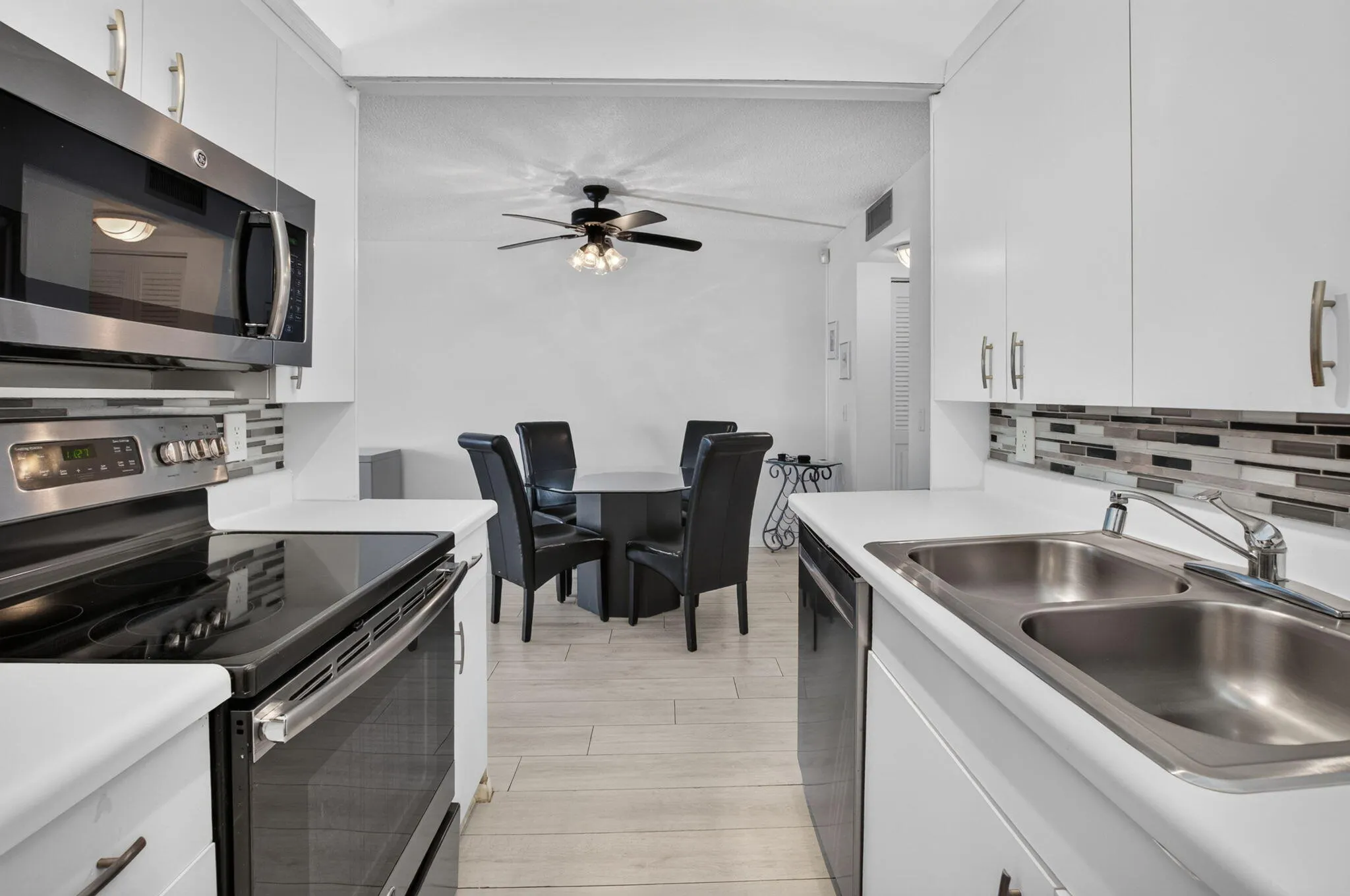 4071 CORNWALL D