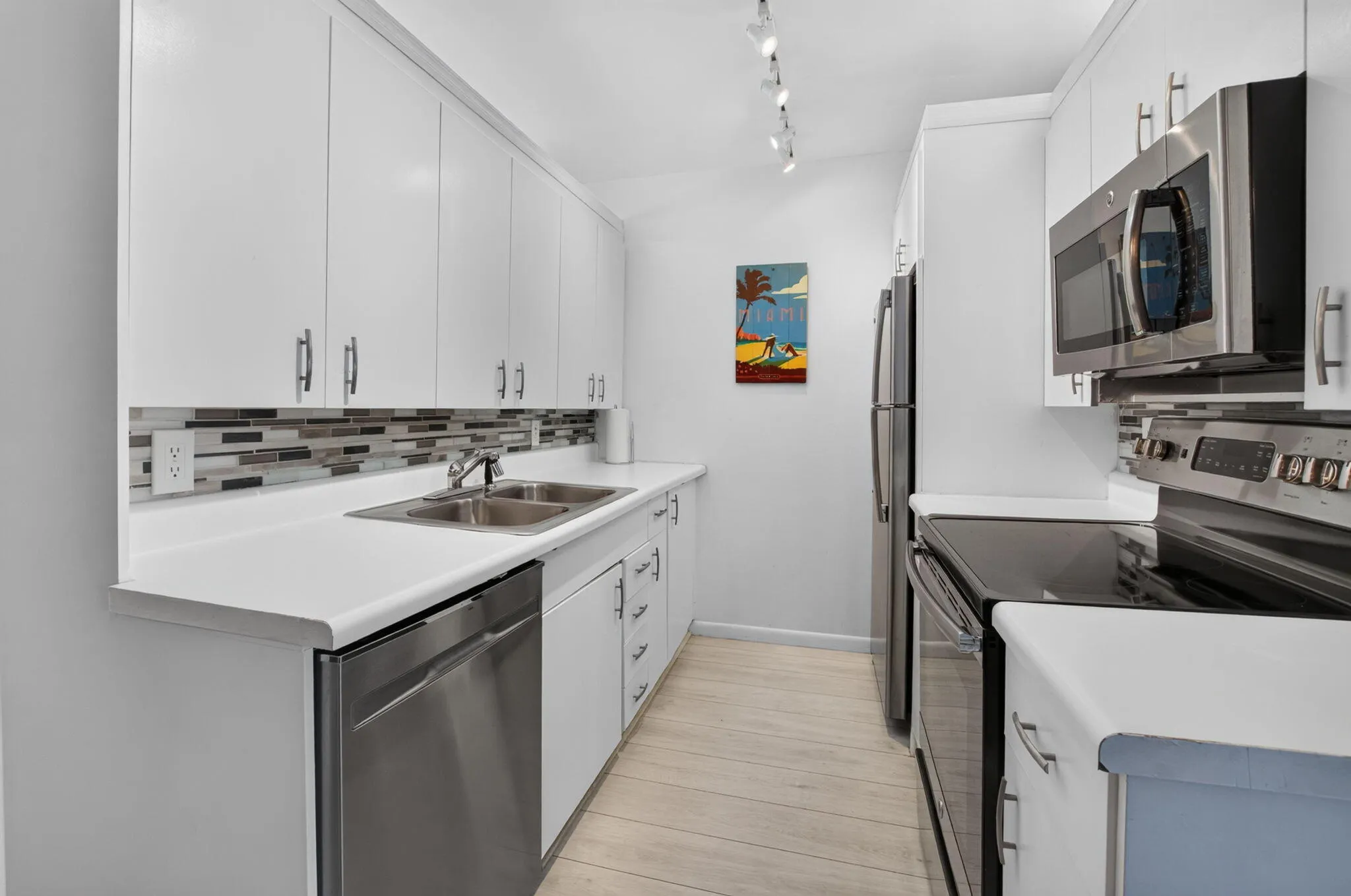 4071 CORNWALL D
