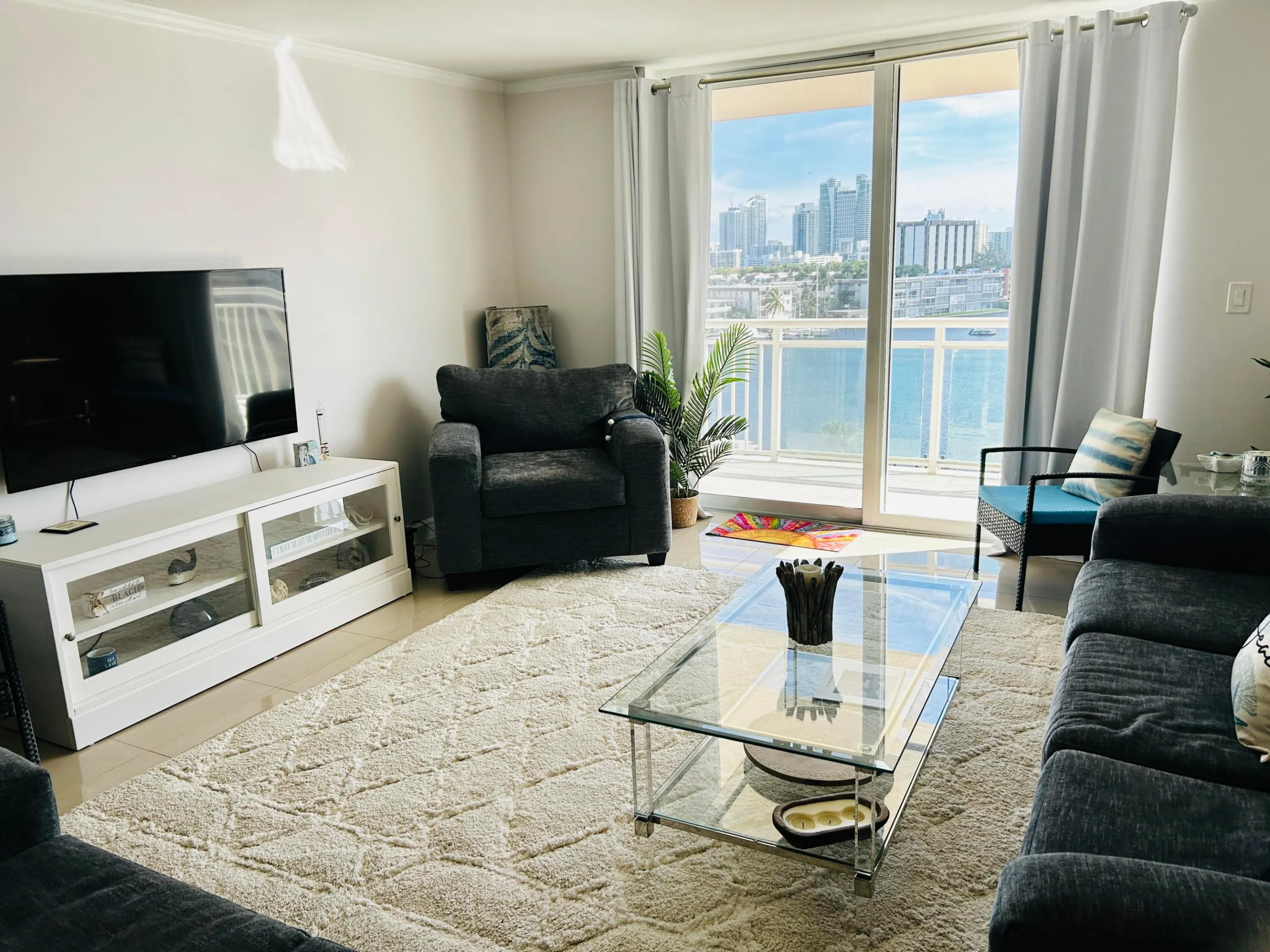 437 GOLDEN ISLES Drive #7G