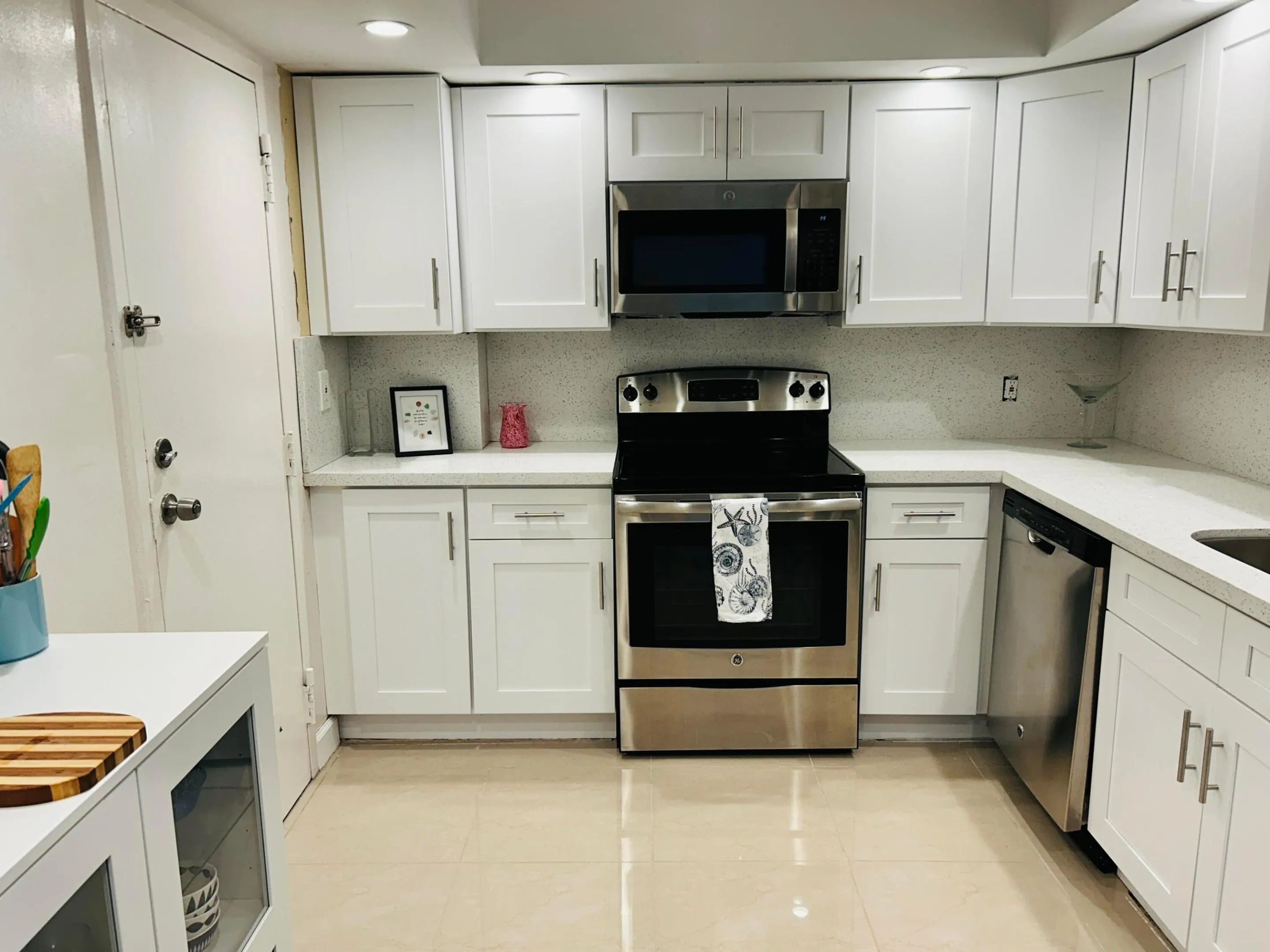 437 GOLDEN ISLES Drive #7G