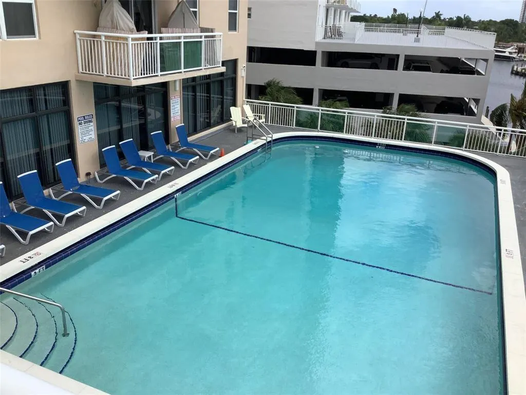 437 GOLDEN ISLES Drive #7G