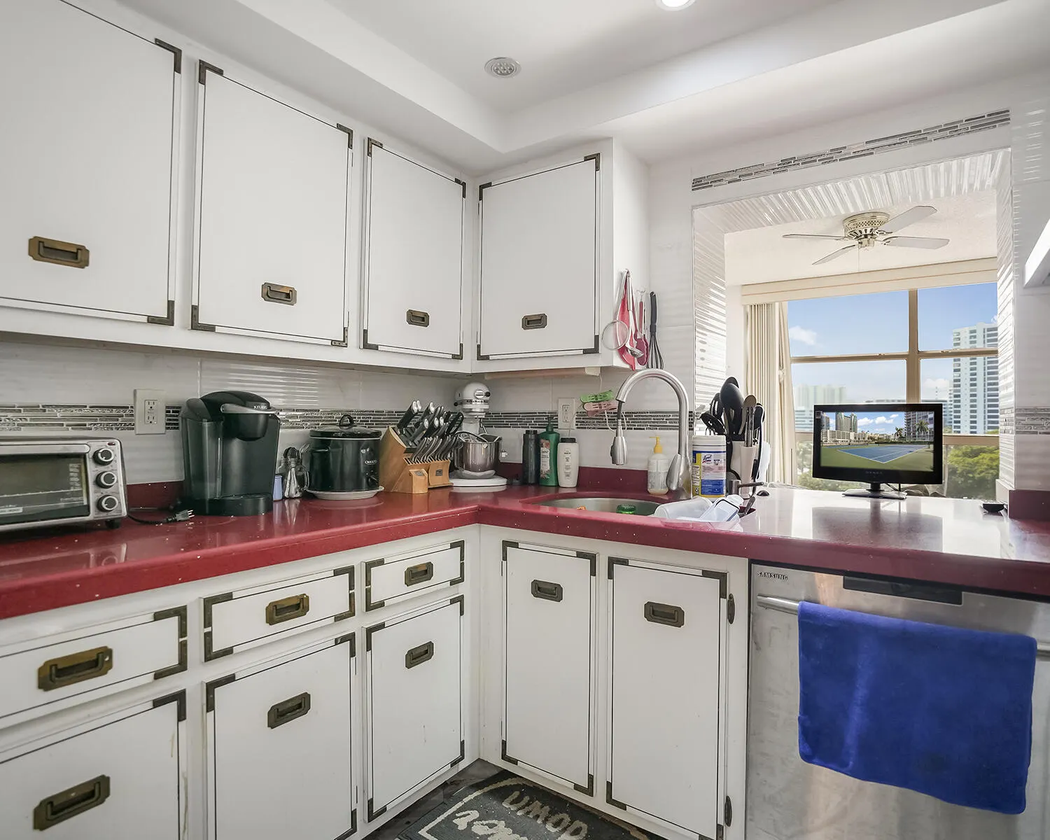 600 PARKVIEW Drive #703