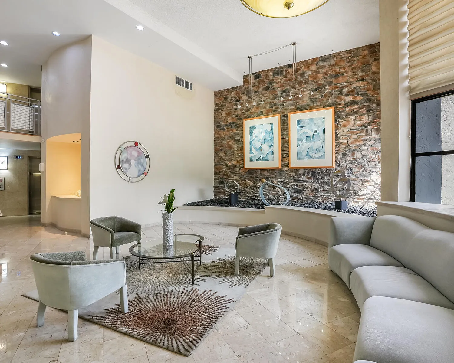 600 PARKVIEW Drive #703