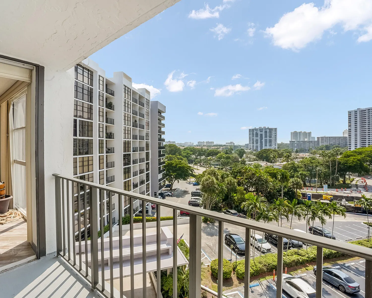 600 PARKVIEW Drive #703