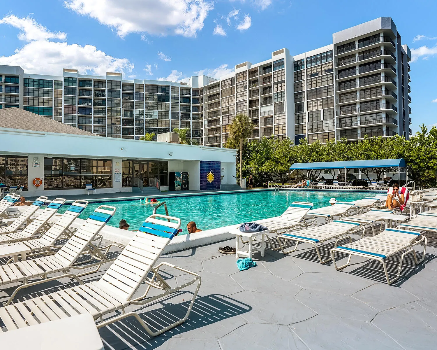 600 PARKVIEW Drive #703